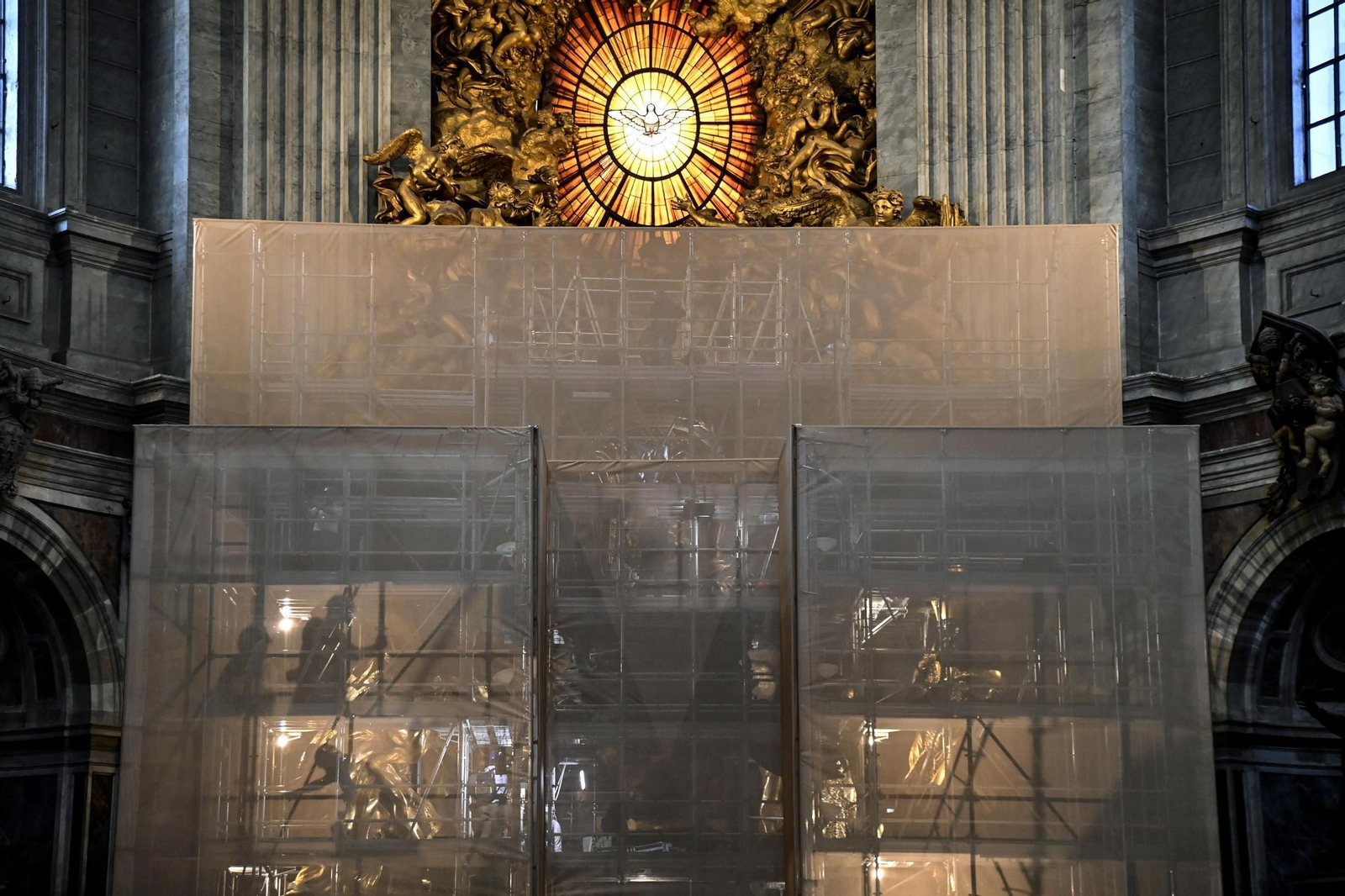 Restauración del Baldaquino de Bernini en el Vaticano
