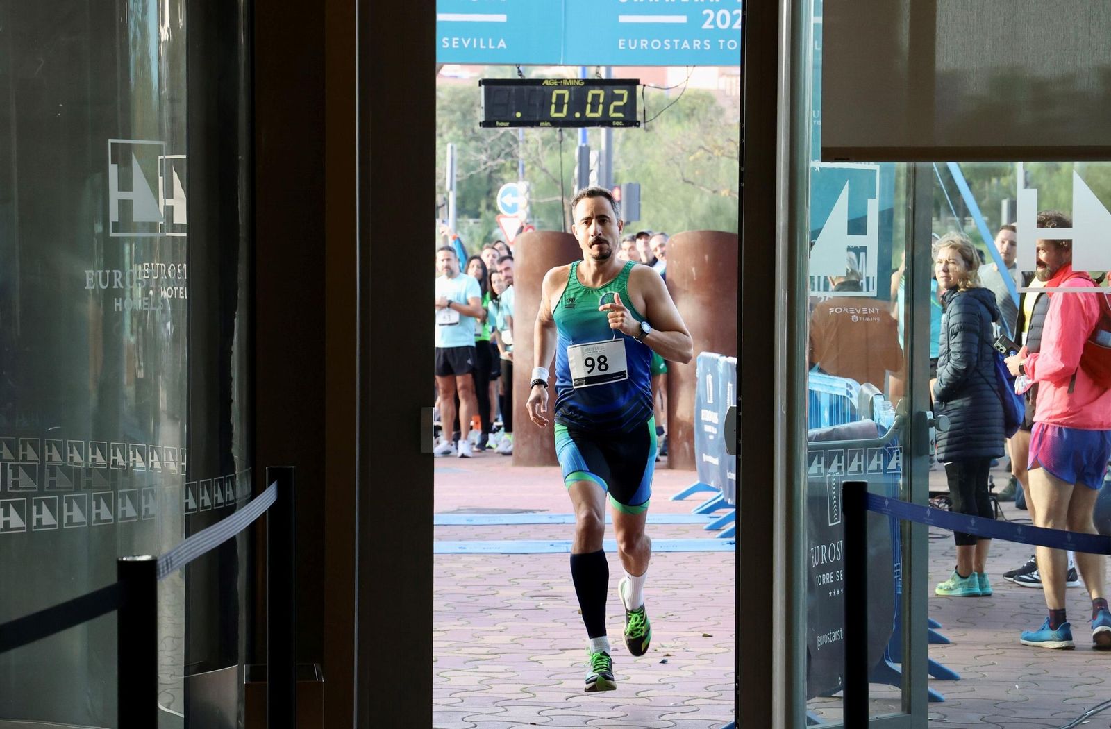 Las fotos de la Carrera Vertical en Torre Sevilla
