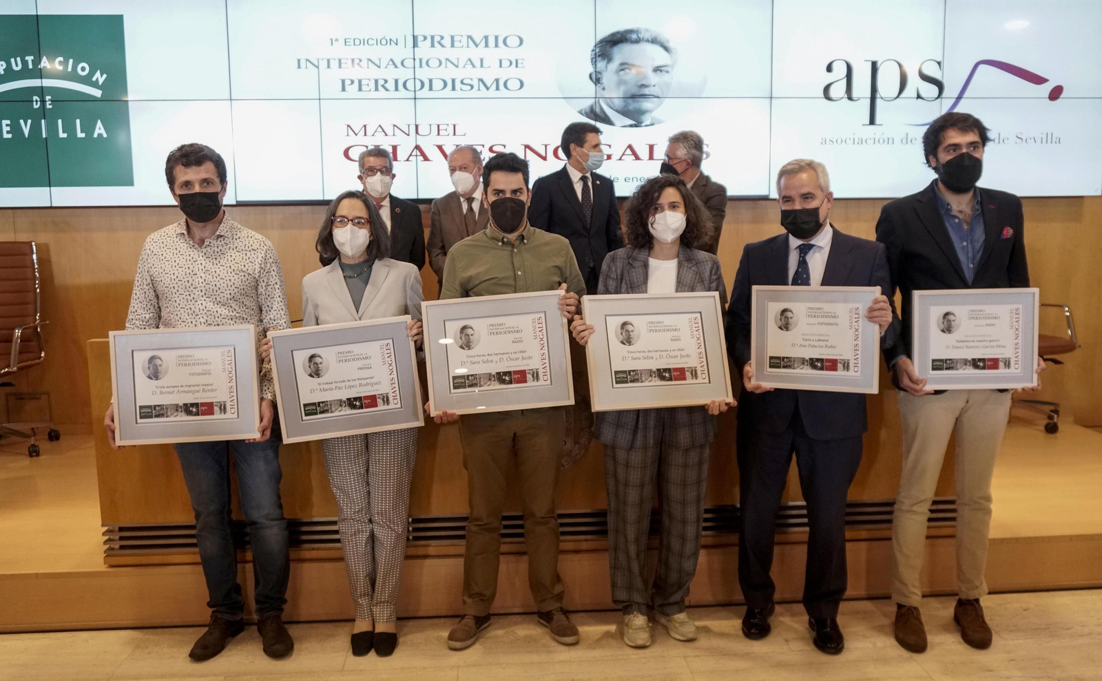 Los galardonados en la primera edición de los Premios de Periodismo Manuel Chaves Nogales.