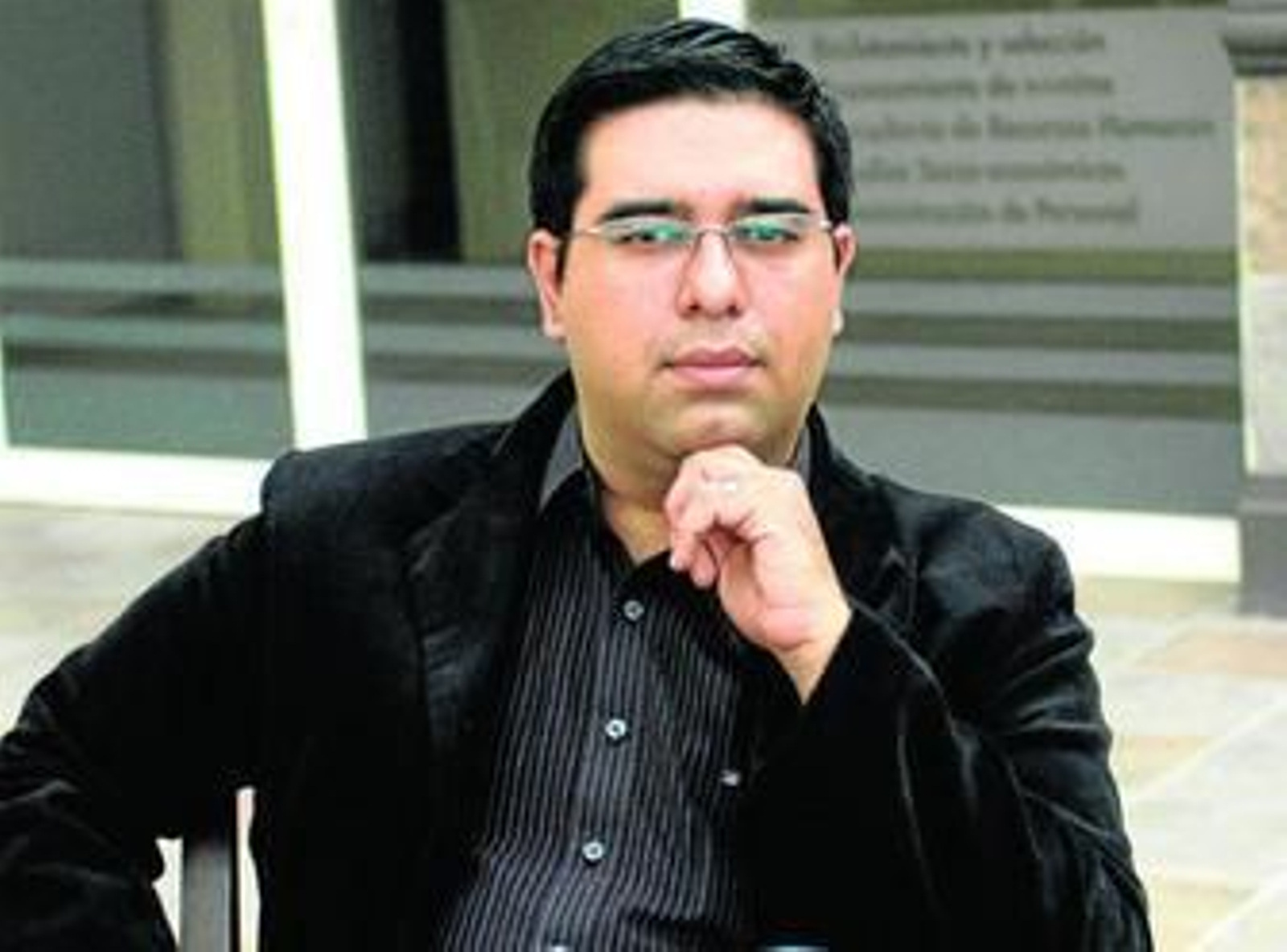 El escritor mexicano Augusto Cruz.