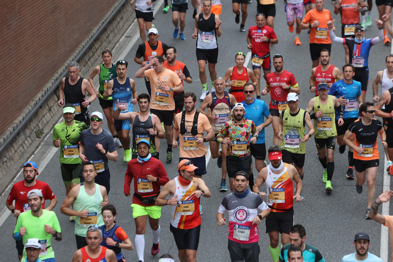 Búscate en la maratón de Sevilla 04