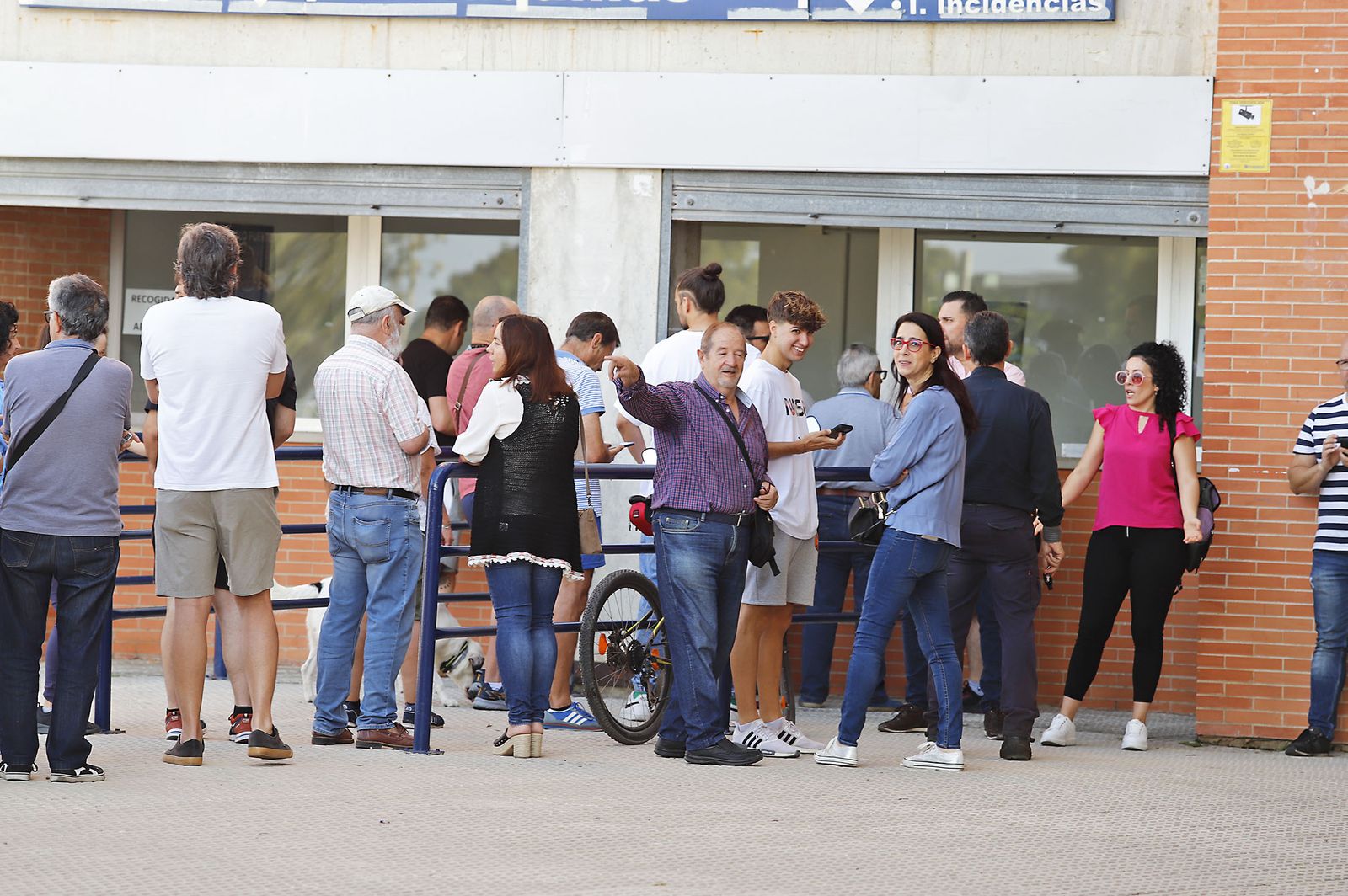 Largas colas en el Nuevo Colombino para las entradas del partido ante el Cacereño