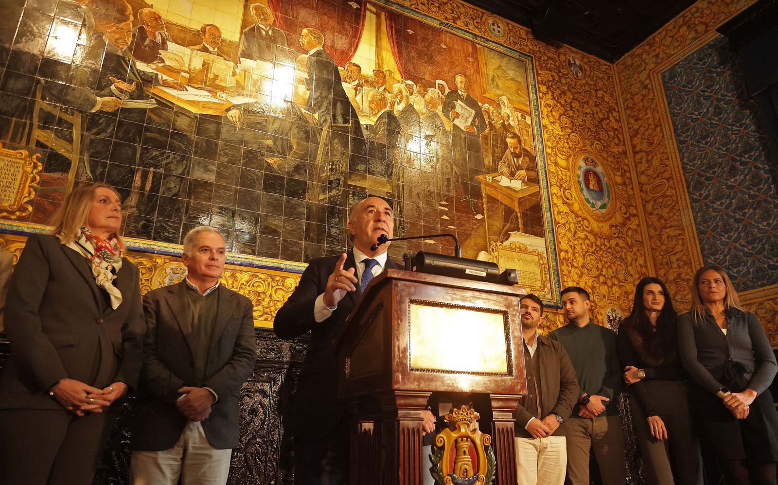Fotos de la rueda de prensa de José Ignacio Landaluce tras el archivado de la denuncia del PSOE por la Fiscalía del Tribunal Supremo