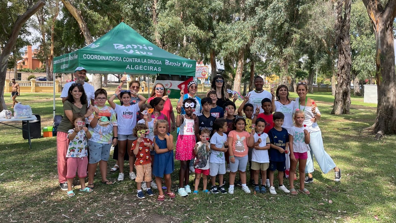 Otro momento del encuentro entre Barrio Vivo y los niños saharauis de acogida.