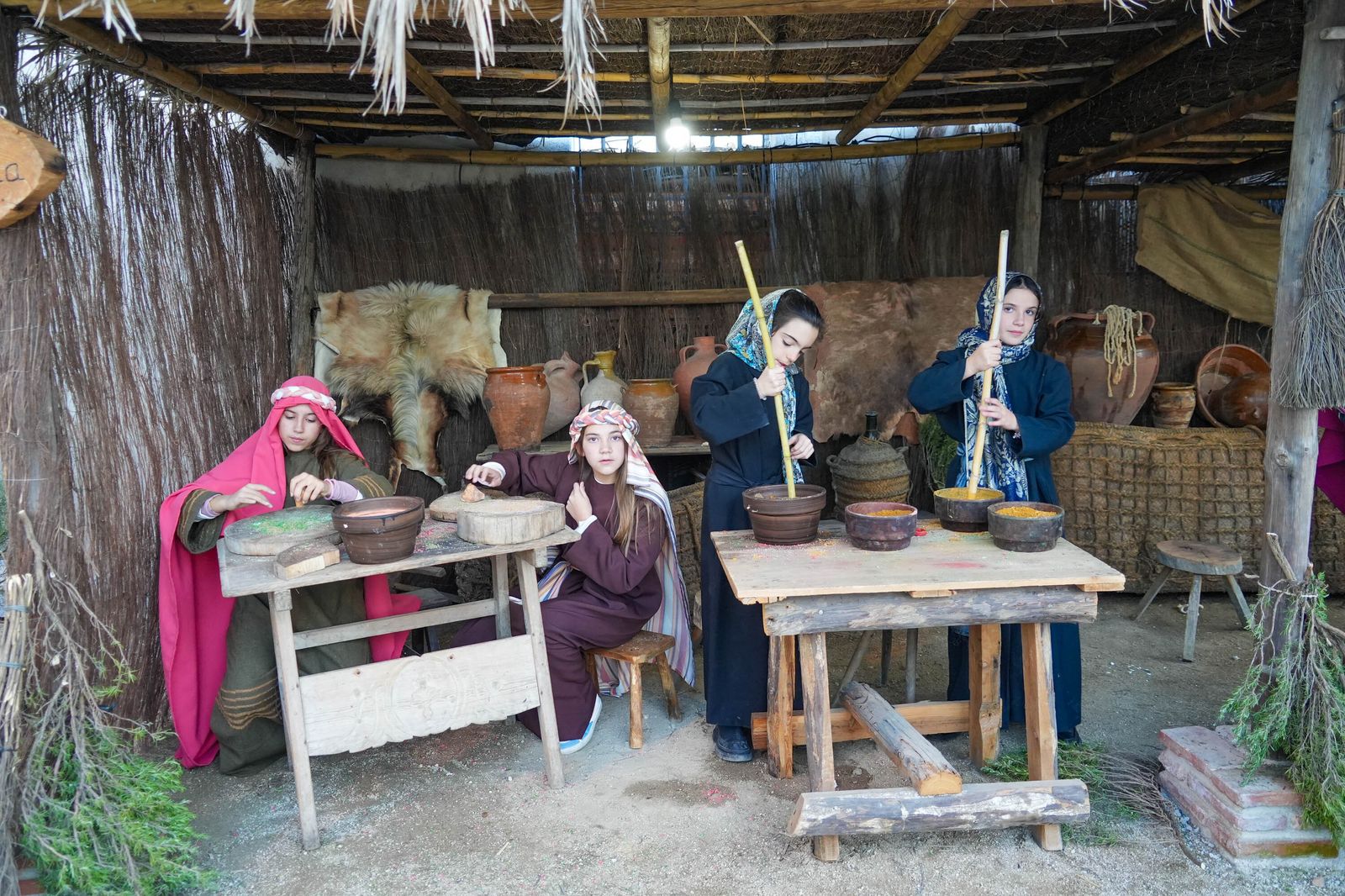 Torrecampo vive una nueva edición de su belén viviente, en imágenes