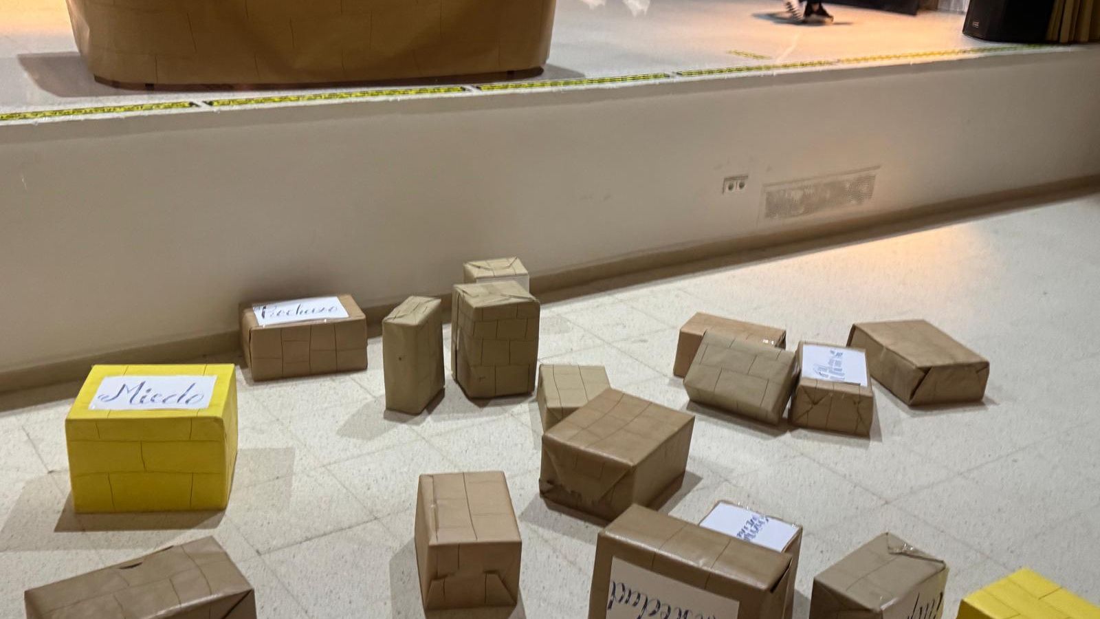 Una performance ha dado voz a la lucha contra la violencia machista.