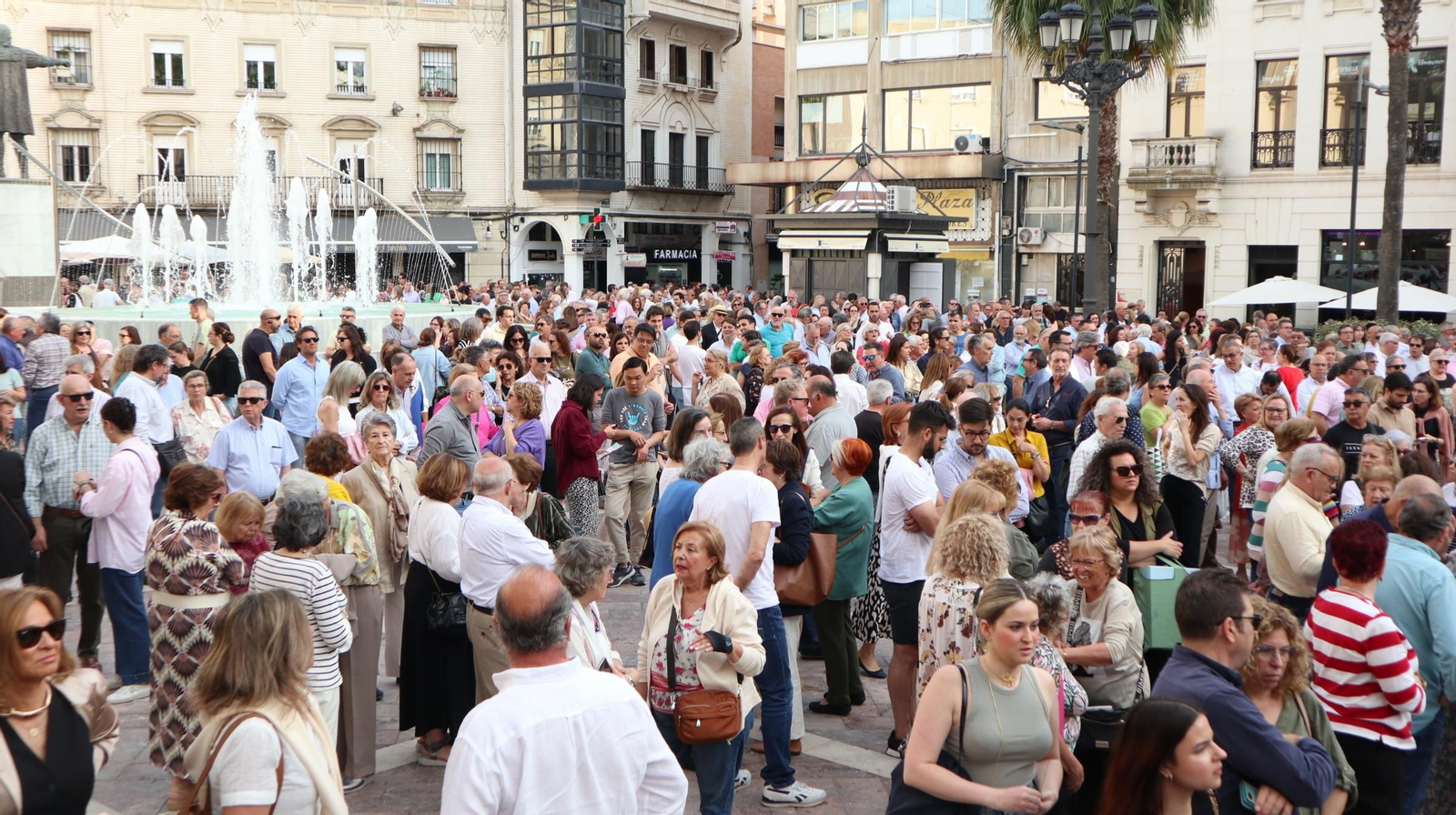 Imágenes de la concentración por las infraestructuras para Huelva