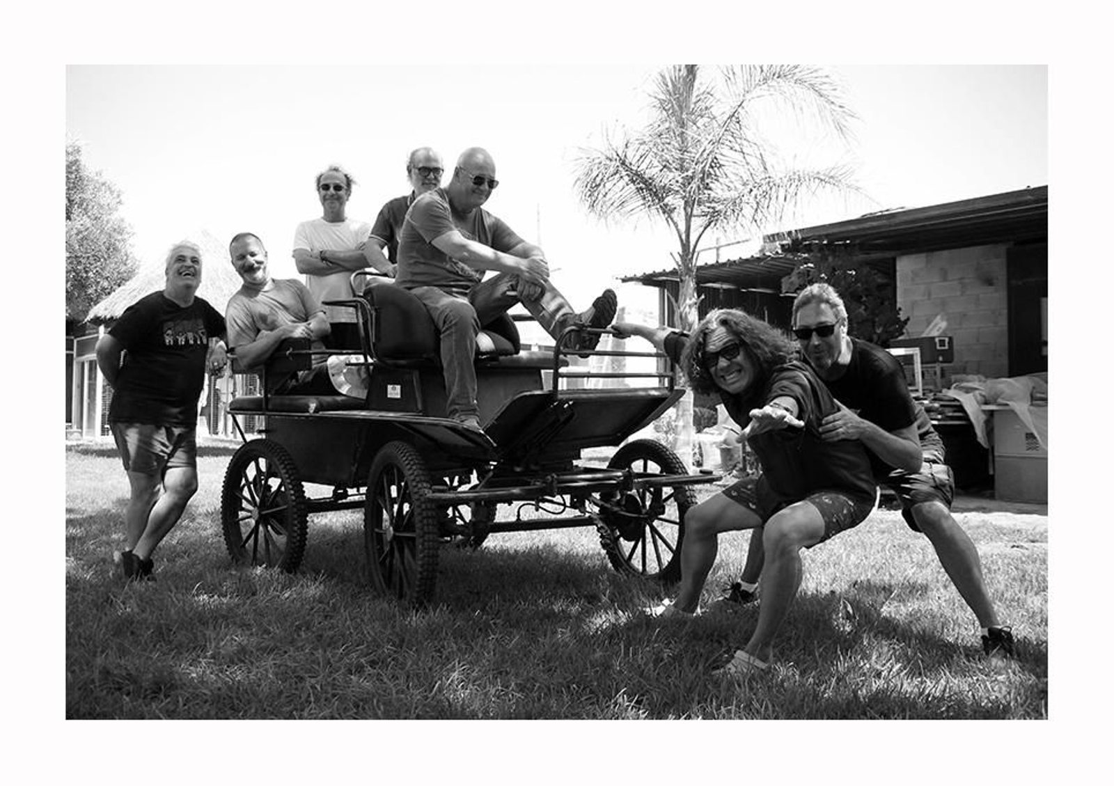 Una imagen de los miembros del grupo Post Guapos.