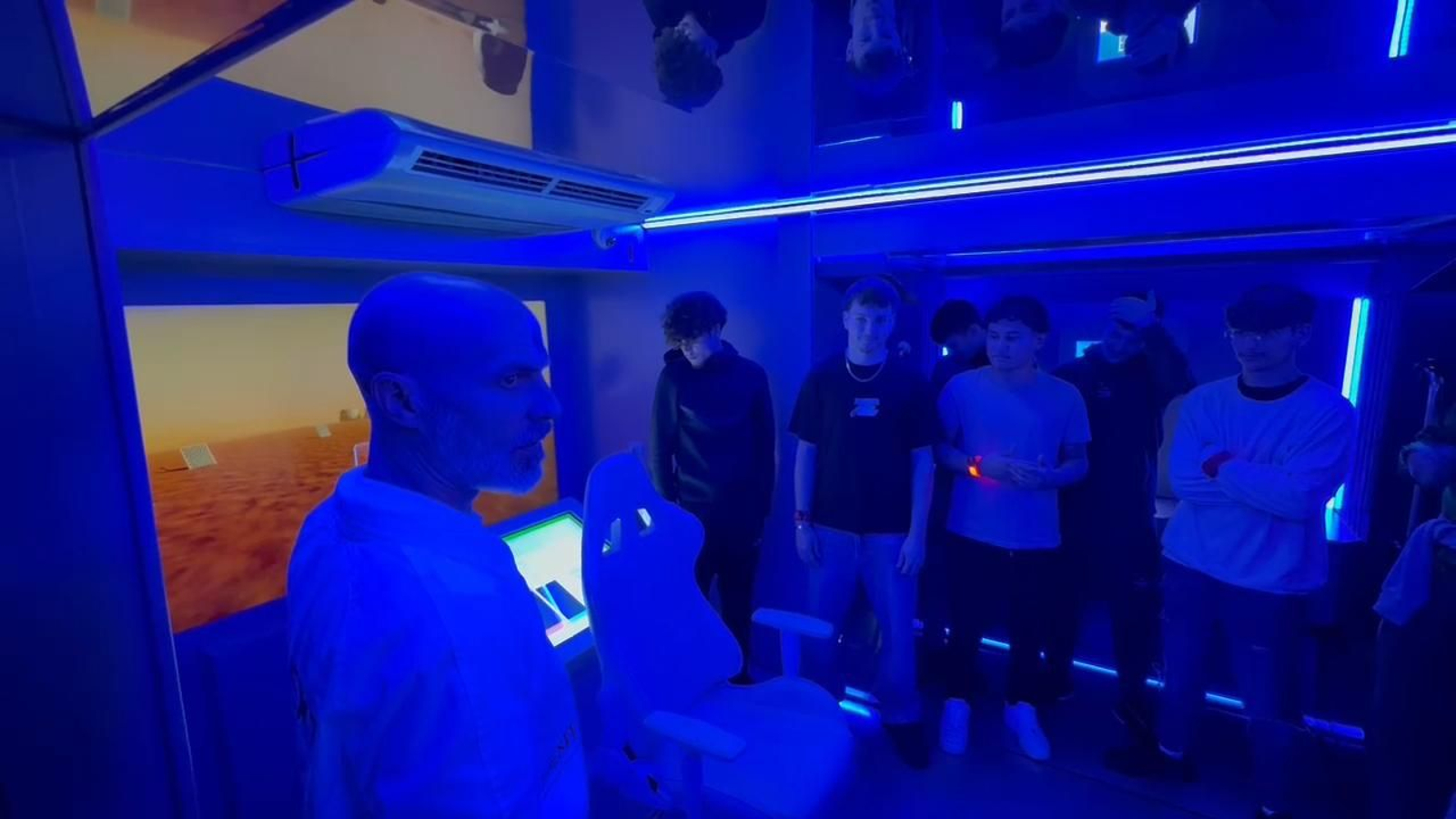 El ‘escape room’ FINEXIT desafía en Jerez la educación financiera de estudiantes del Andrés Benítez