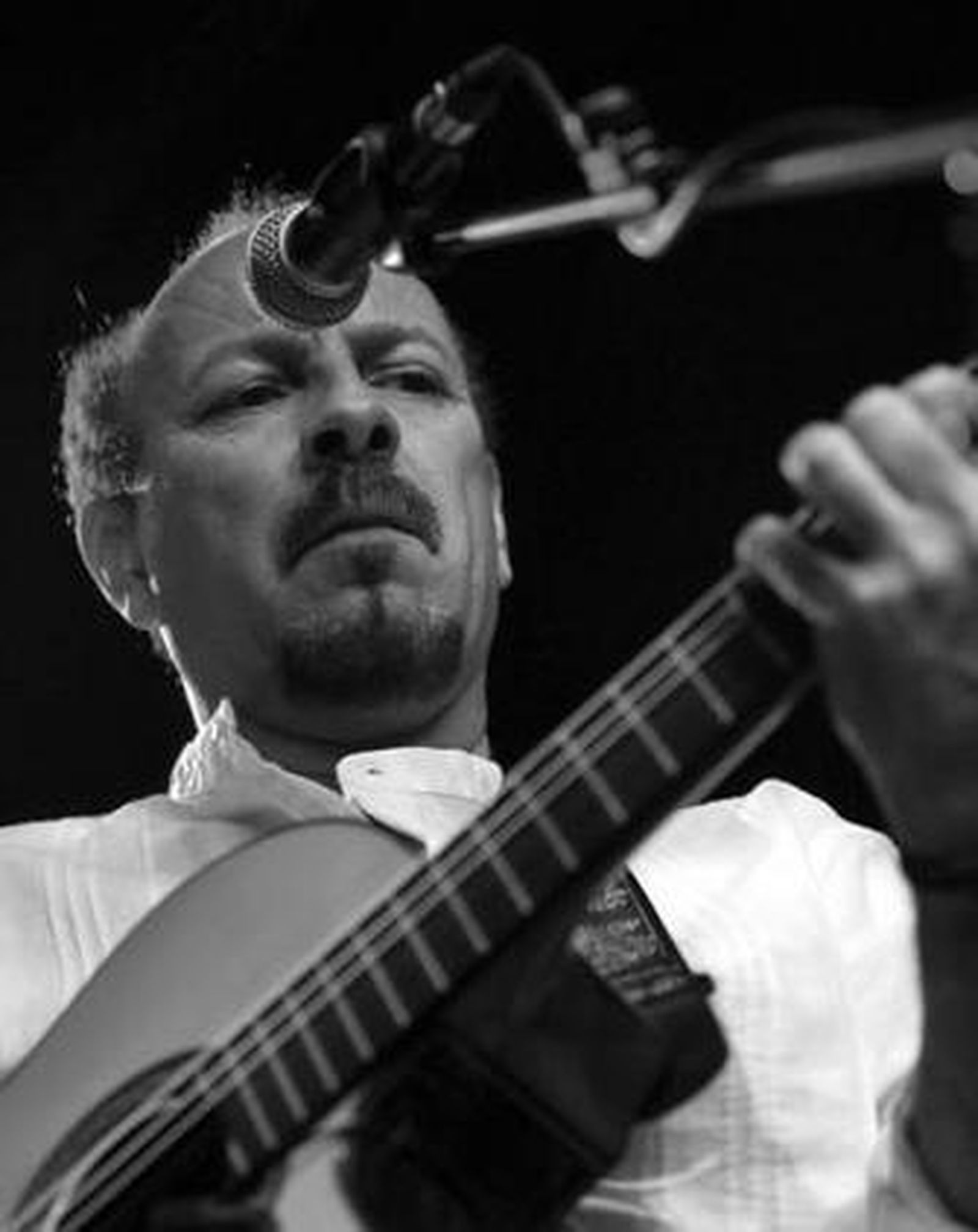 Javier Ruibal, durante un concierto que ofreció hace dos años en Córdoba.