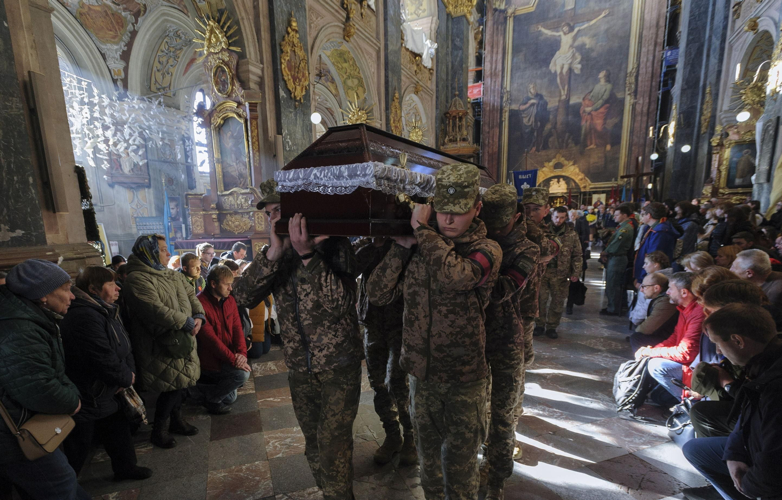 Funeral por un militar ucraniano en Lviv