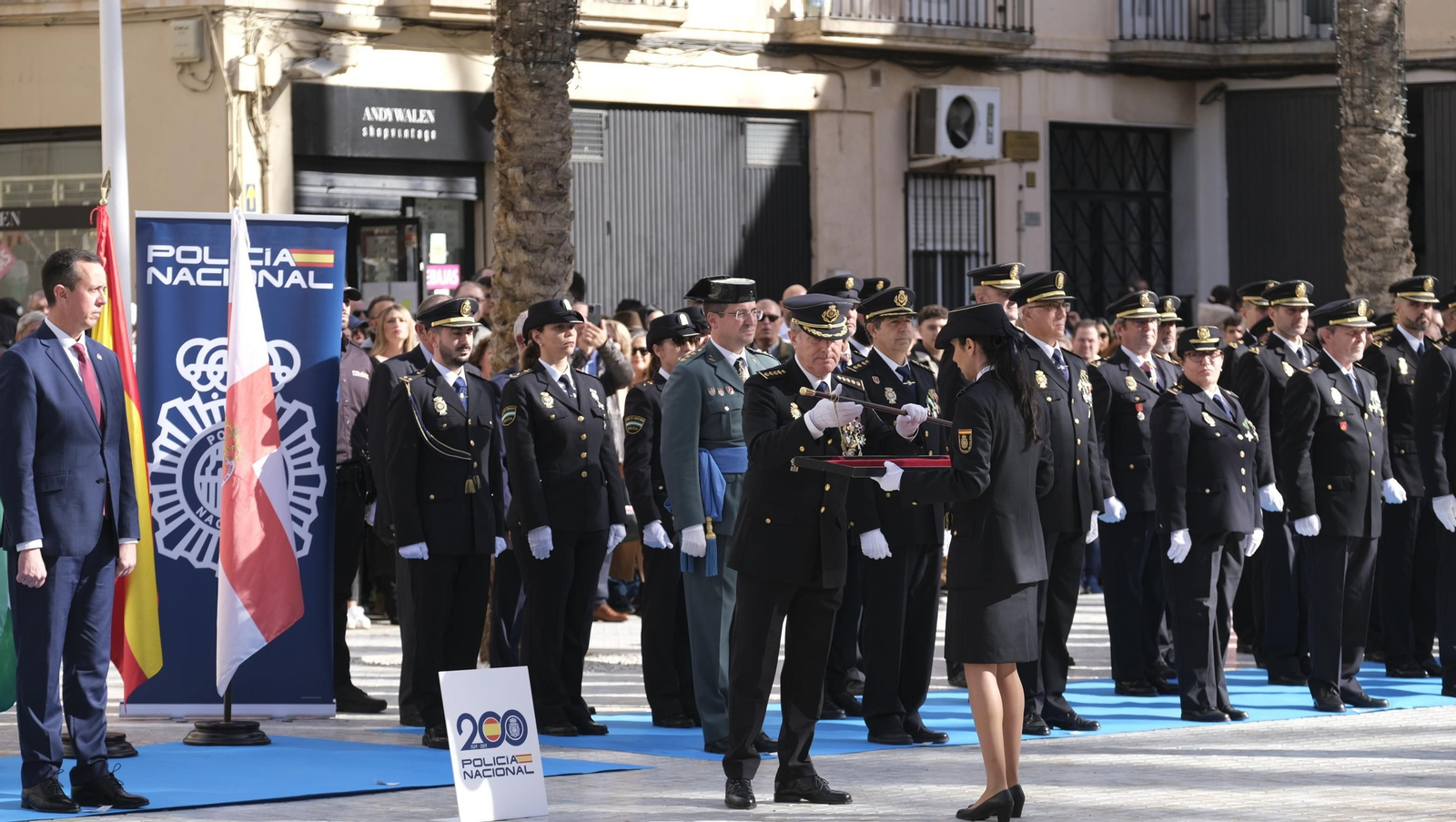 Imágenes del acto del 200 aniversario de la Policía Nacional, en Almería