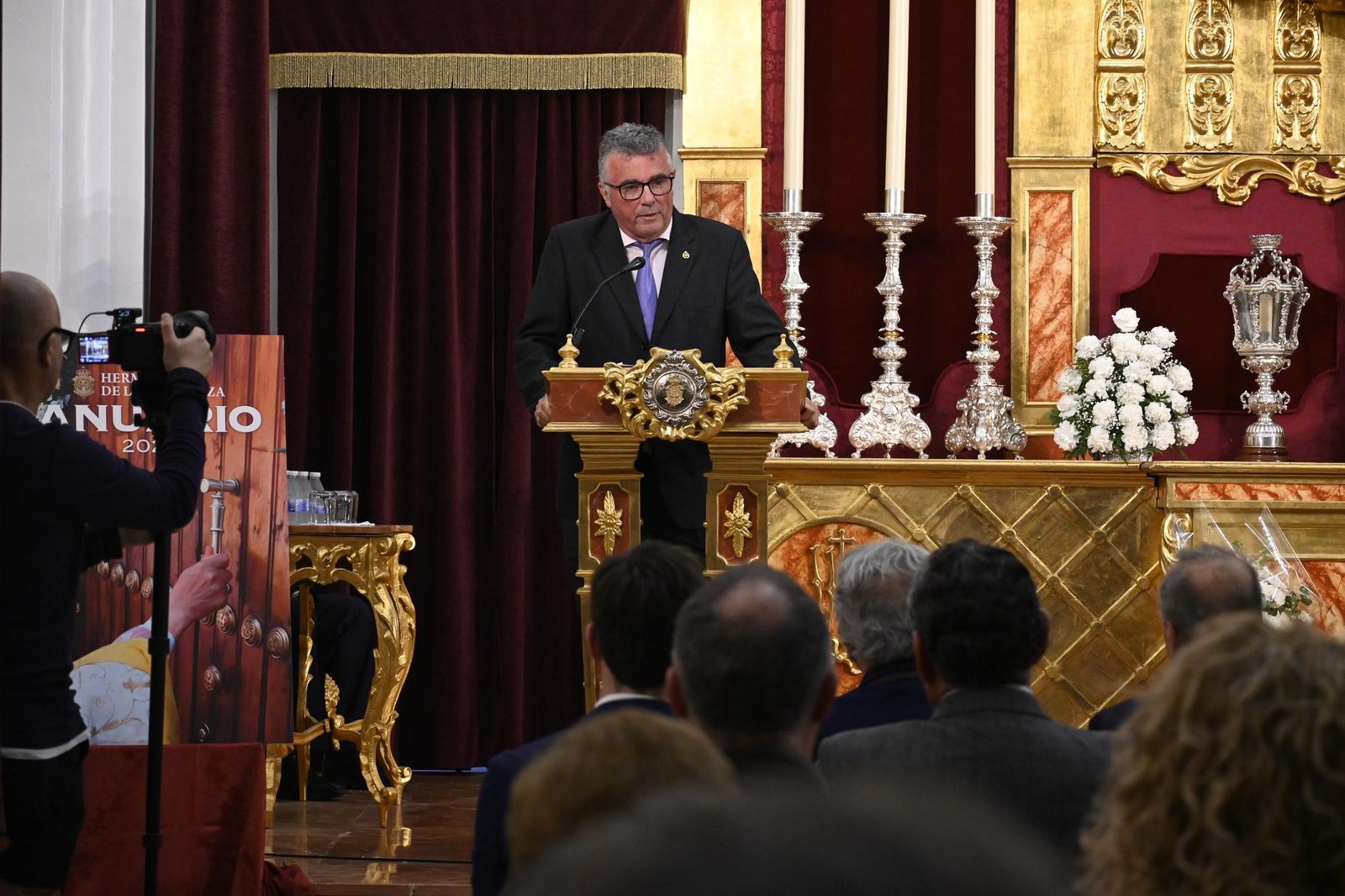Presentación del cartel de 25 aniversario de la coronación de la Esperanza de Huelva