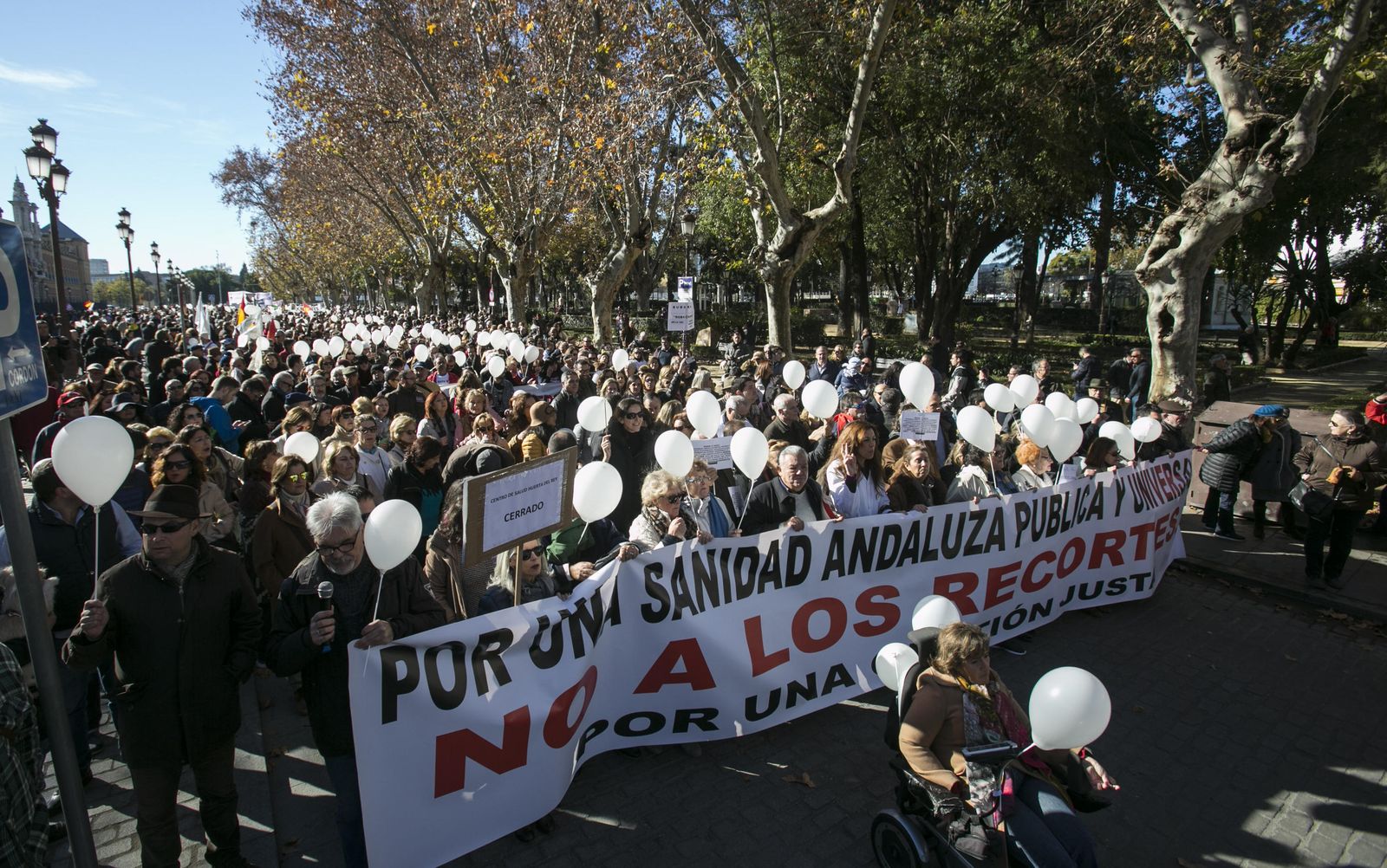 La marea blanca, en Sevilla