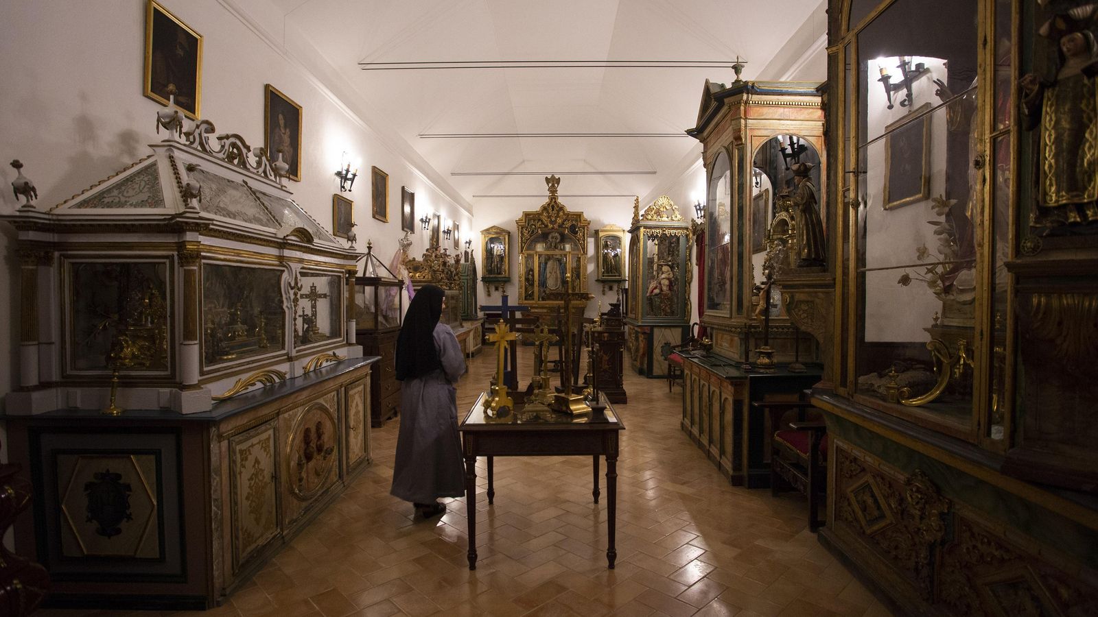 Sala en la que las monjas clarisas tienen importantes obras de arte.