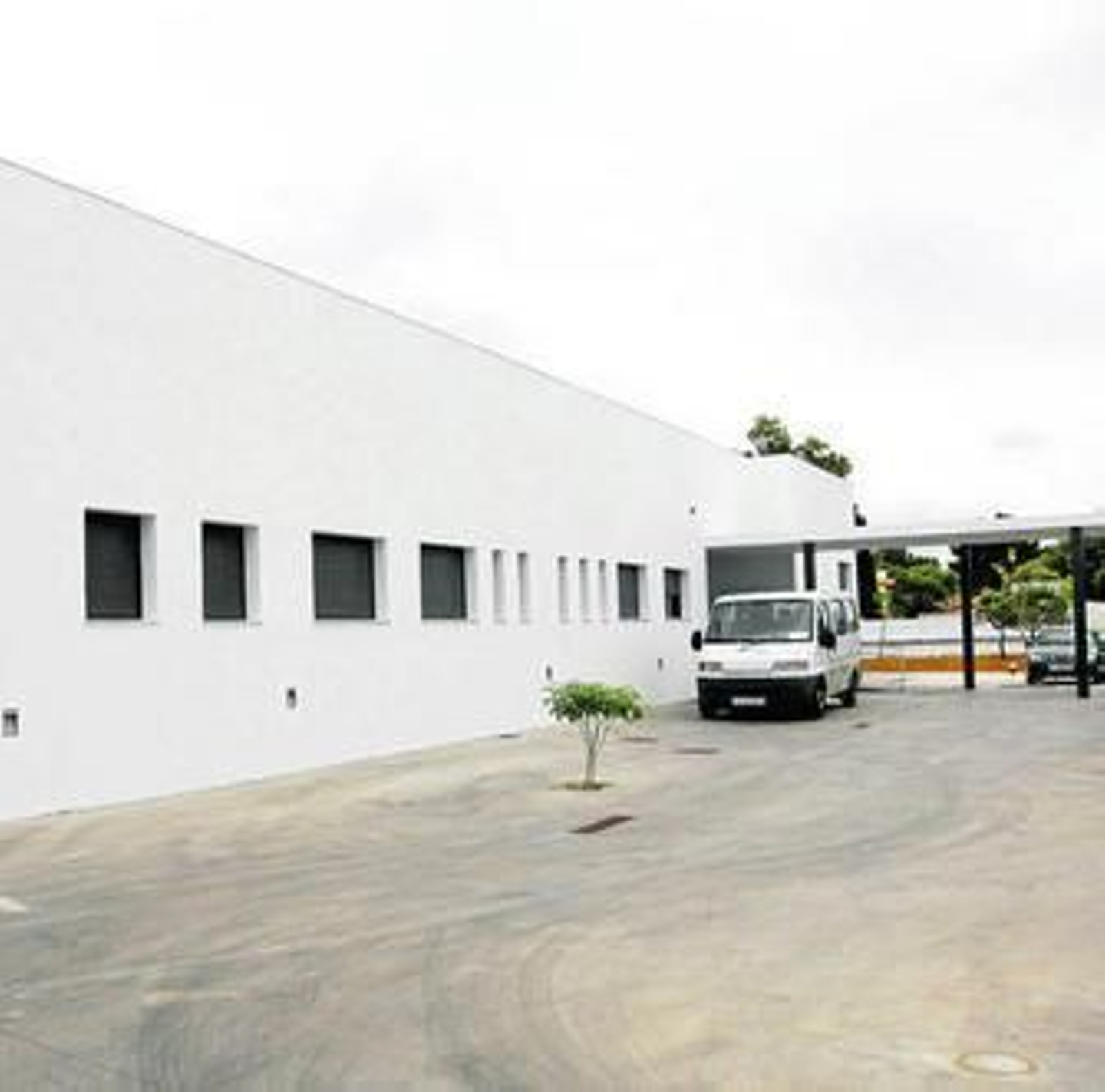 Vista de la zona exterior del centro.