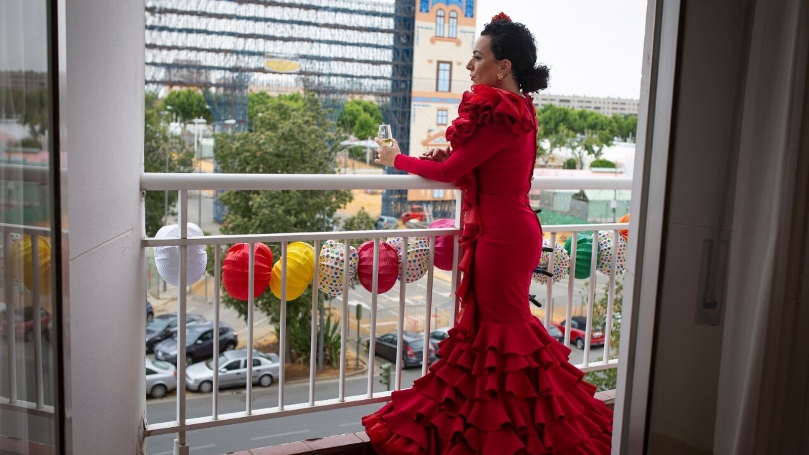 María Eugenia Reina con un traje de flamenca de la diseñadora Johanna Calderón.