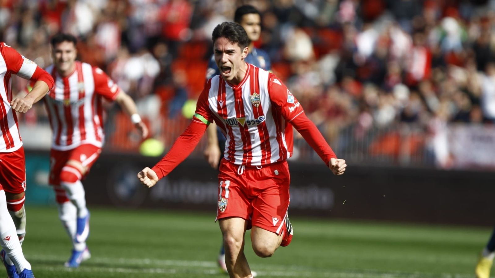 Sergio Arribas celebra con rabia el primer tanto del encuentro para los rojiblancos.