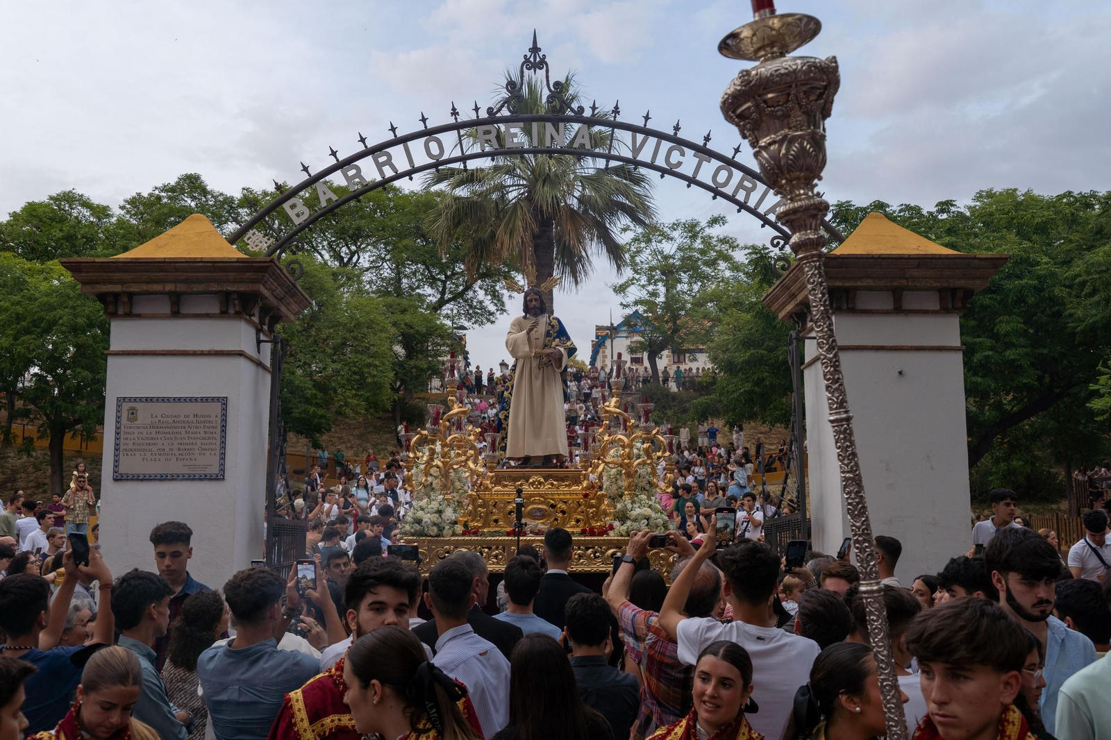 Imágenes del traslado del Cristo del Amor a la Concepción