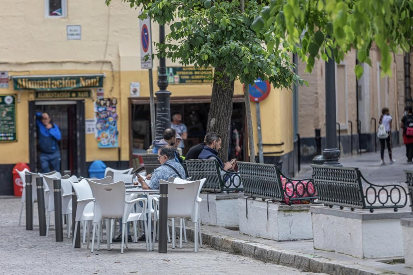 Una de las terrazas de Candelaria, instalada en plena calzada.