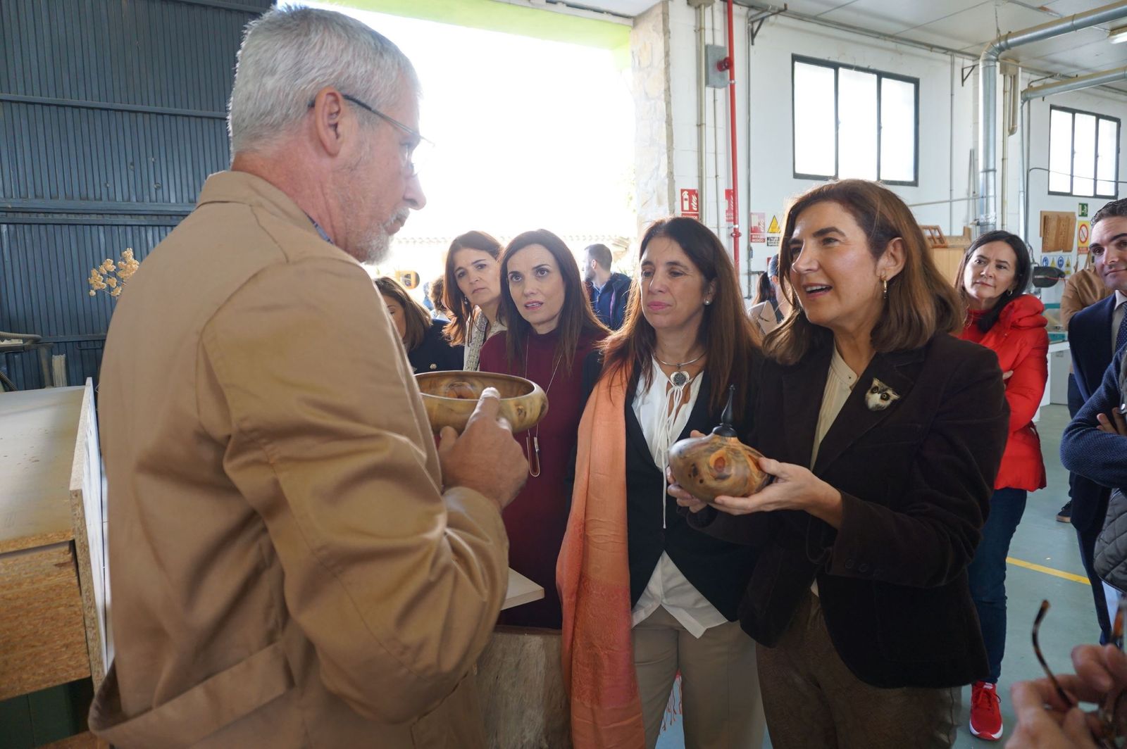 La consejera de Empleo, Rocío Blanco, en una visita a los actos del 30 aniversario de la Escuela de la Madera.