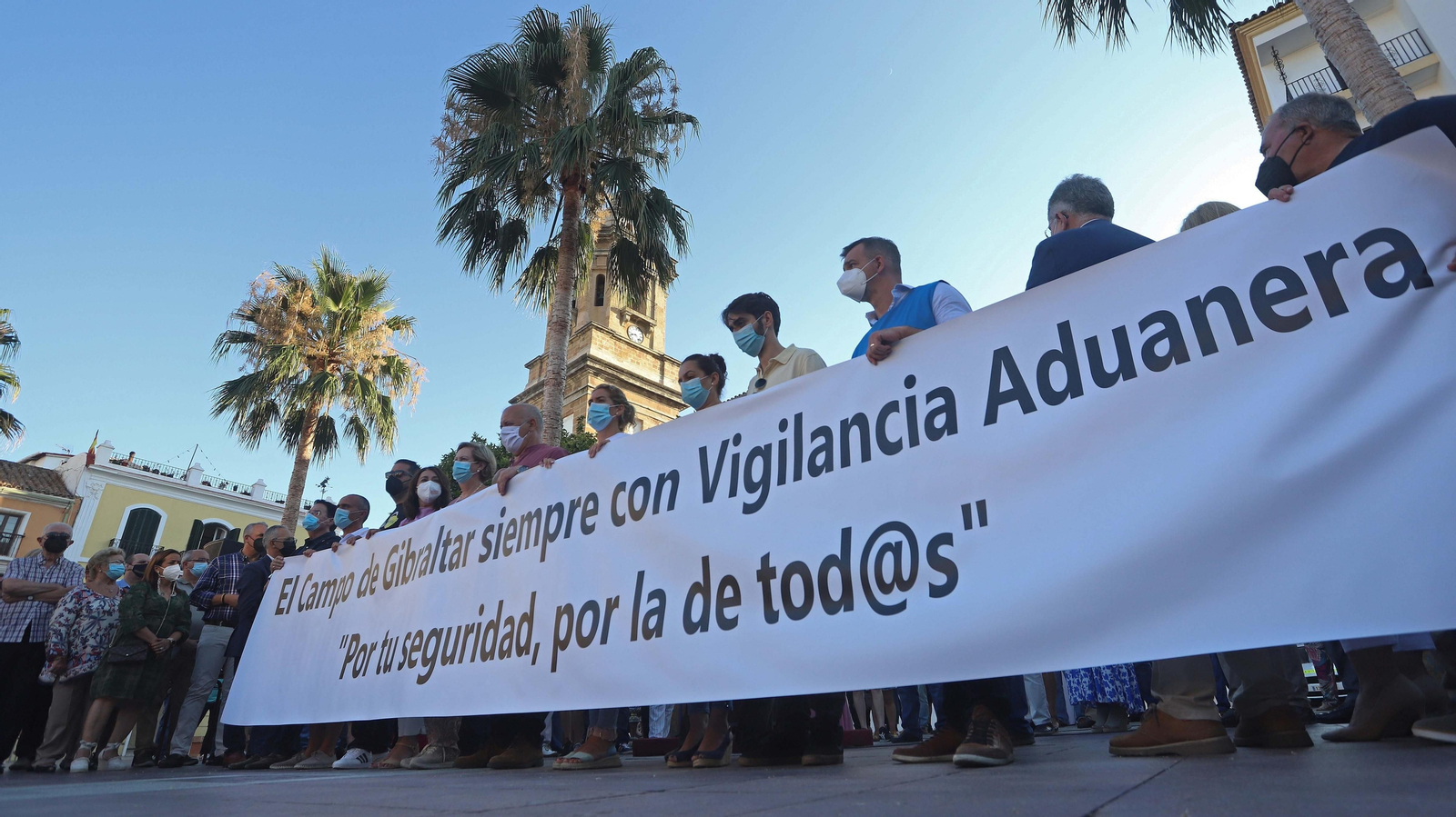 Fotos de la concentración en homenaje a José Luis Domínguez Iborra en Algeciras