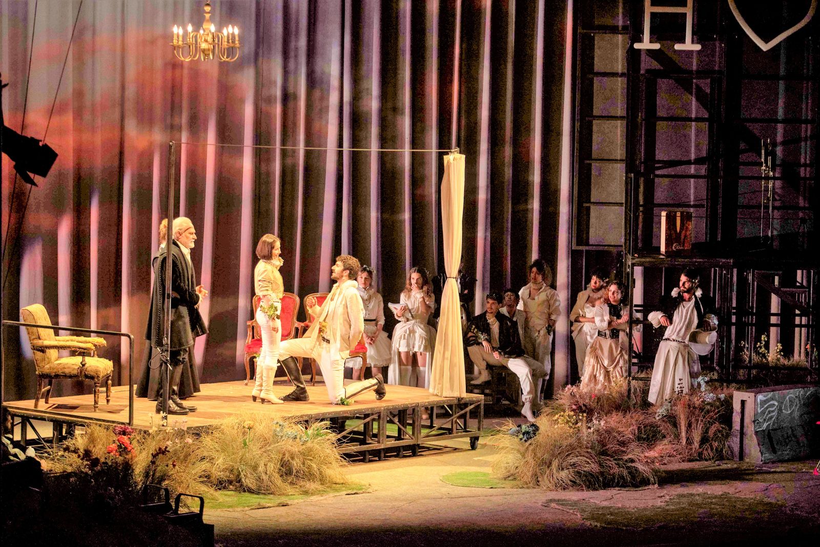 Una escena con una parte del reparto de la Joven Compañía Nacional de Teatro Clásico en Almería.