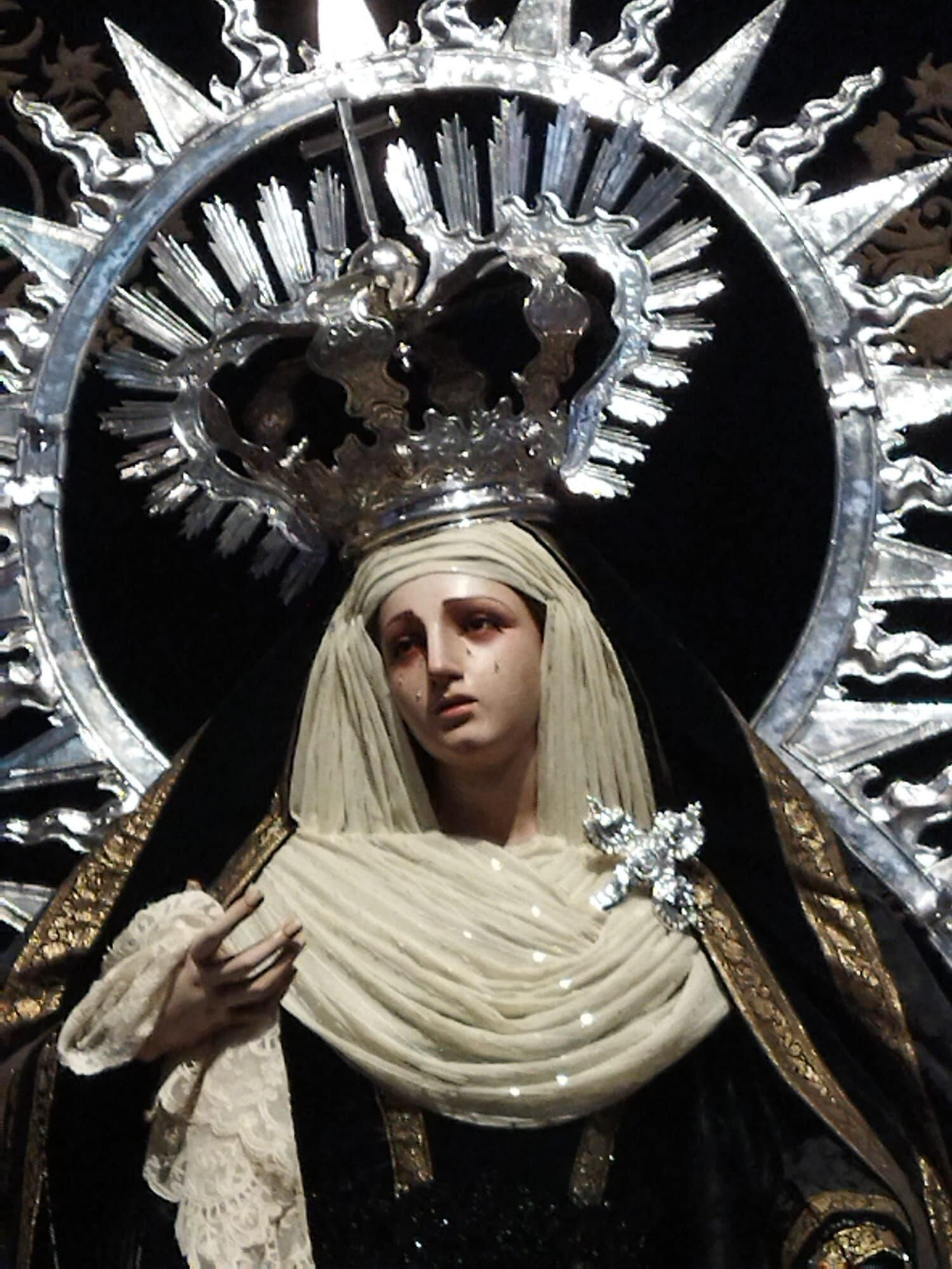 Nuestra Señora y Reina de los Ángeles de la hermandad de la Sagrada Mortaja. Nuestra Señora y Reina de los Ángeles de la hermandad de la Sagrada Mortaja.