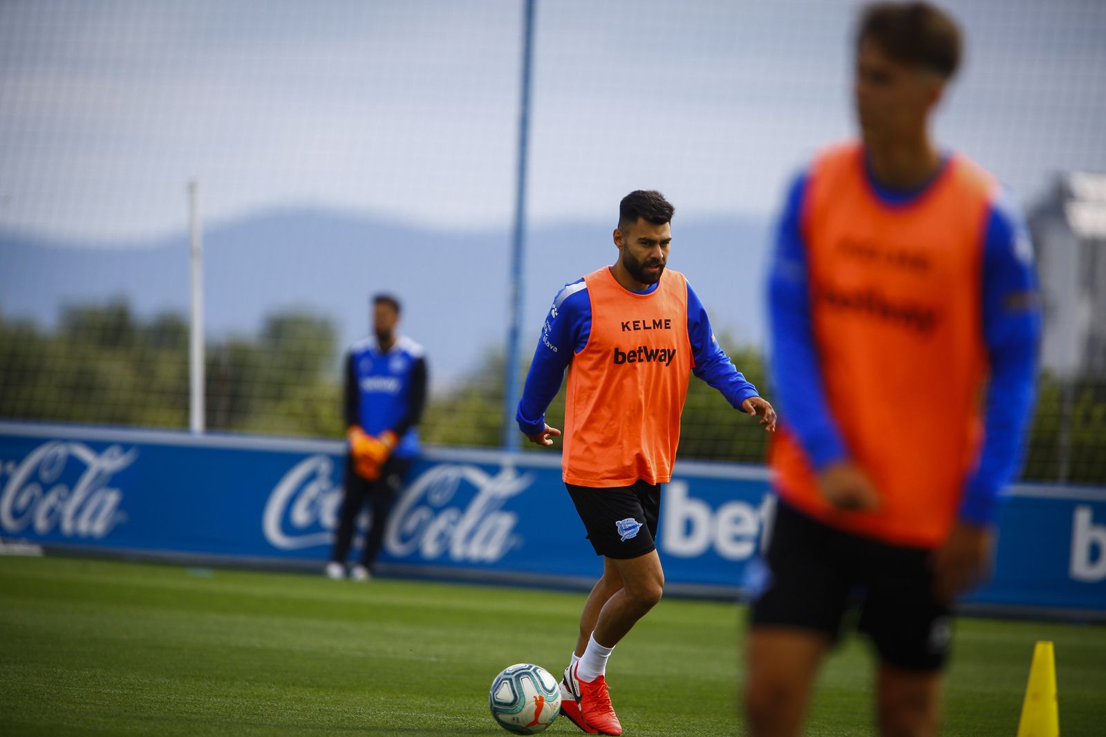 Rubén, en un entrenamiento en las instalaciones del Deportivo Alavés.