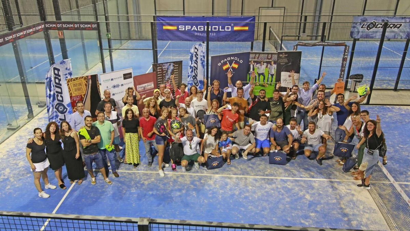 Imagen de archivo de la entrega de trofeos en una de las ediciones de la Diario de Jerez Padel Cup en Padel Extreme. Imagen de archivo de la entrega de trofeos en una de las ediciones de la Diario de Jerez Padel Cup en Padel Extreme.