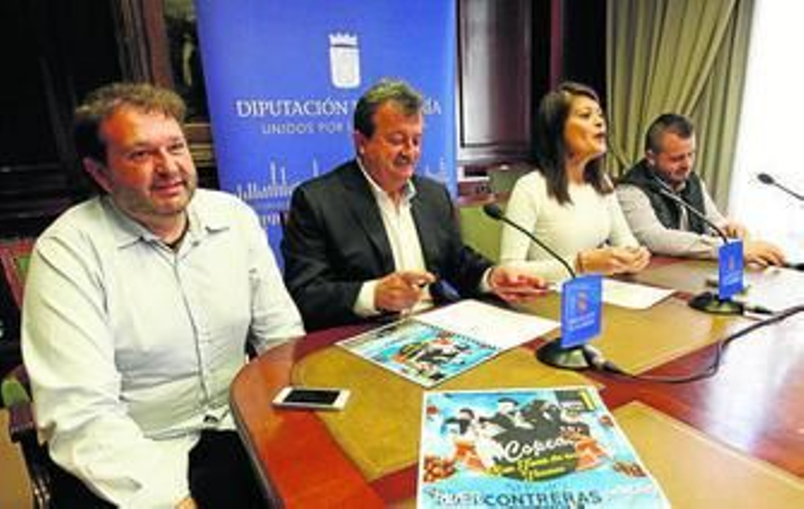 La diputada de Juventud, Ángeles Martínez con Juan Pedro García, Juan Bautista y Sergio Locubiche.