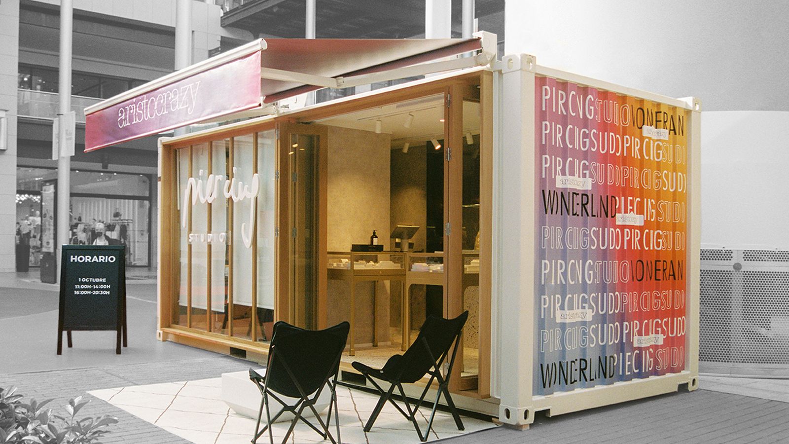 El 'piercing truck' de Aristocrazy en Nervión Plaza (Sevilla).