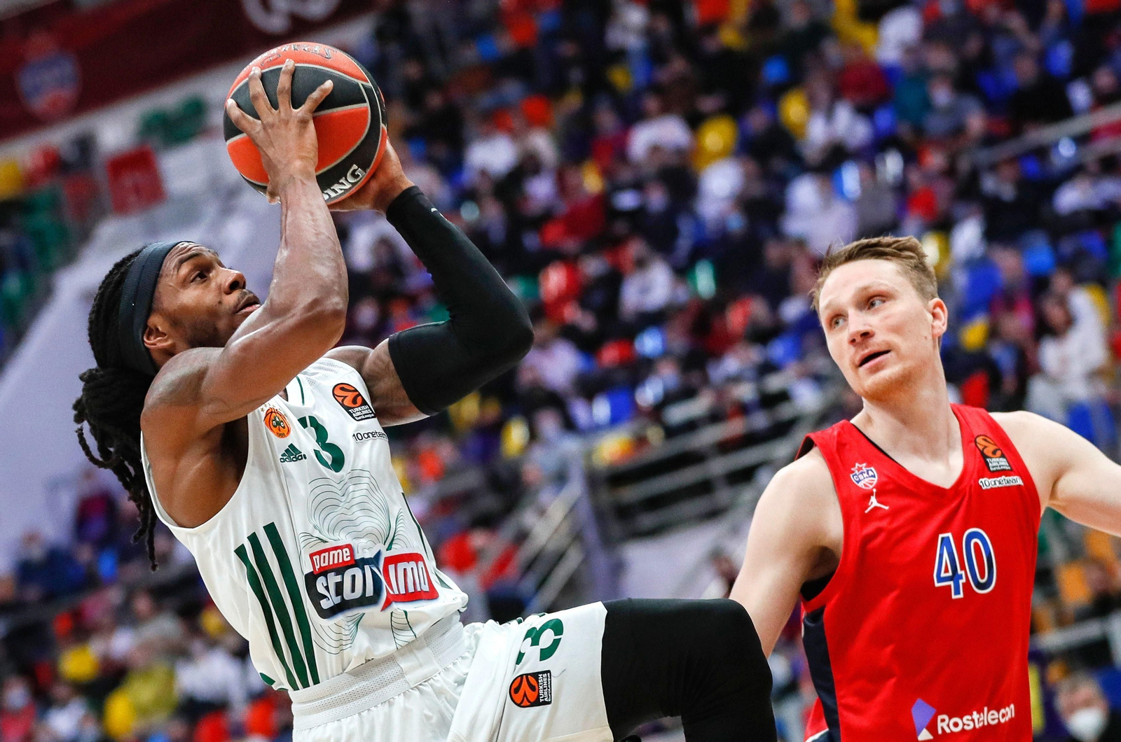 Kendrick Perry lanza a canasta. Kendrick Perry lanza a canasta.