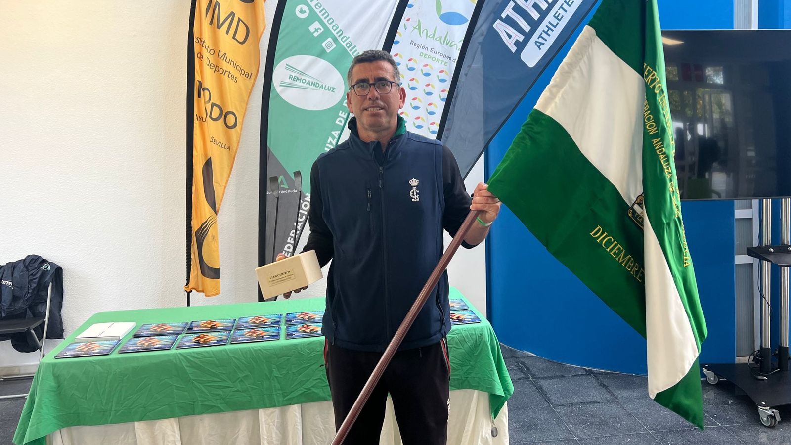 La bandera de Andalucía, para Real Círculo de Labradores.