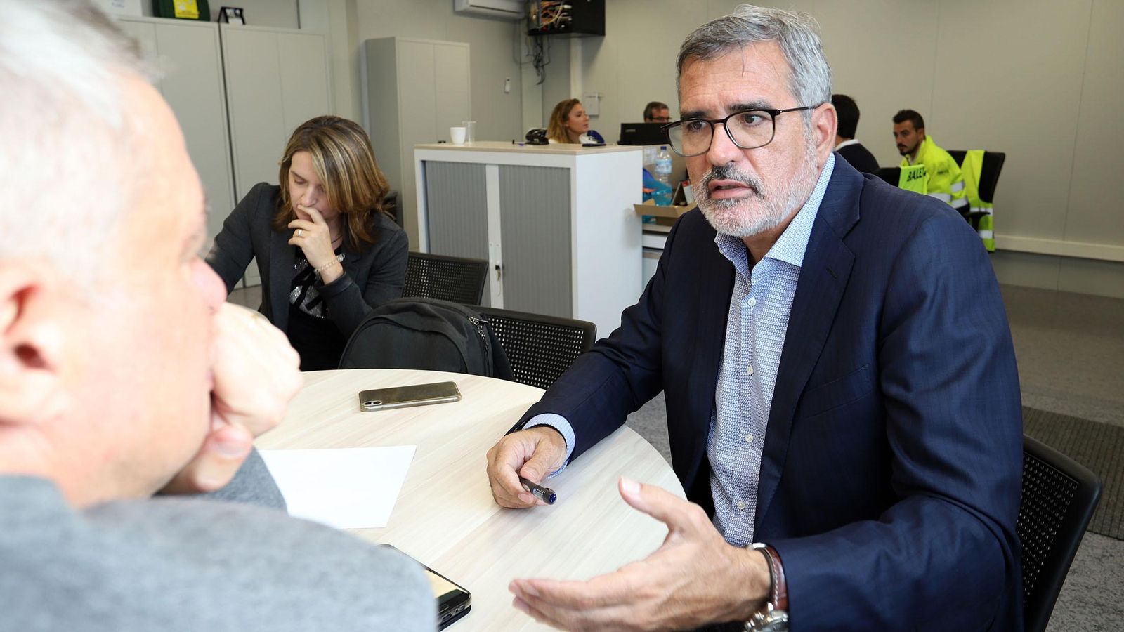 El presidente de Baleária en las dependencias de la empresa en el Muelle Sur del Puerto de Huelva.