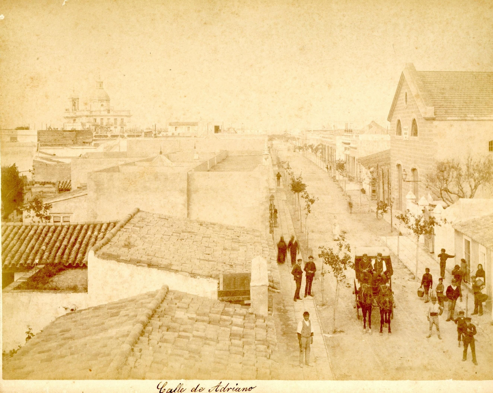 Fotografía de Rocafull en la que vemos la Calle Adriano hacia San José.