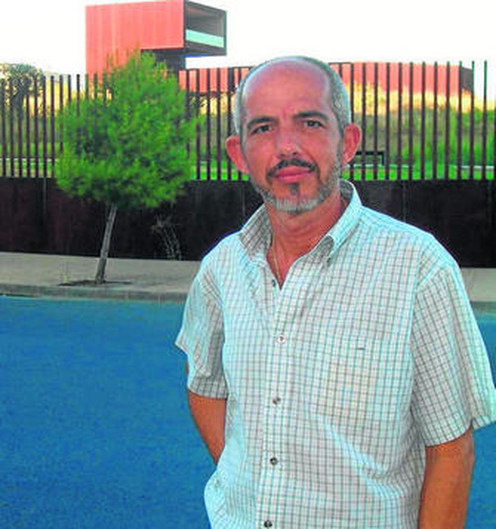 Un fraile de Cruz Blanca y corazón cintero