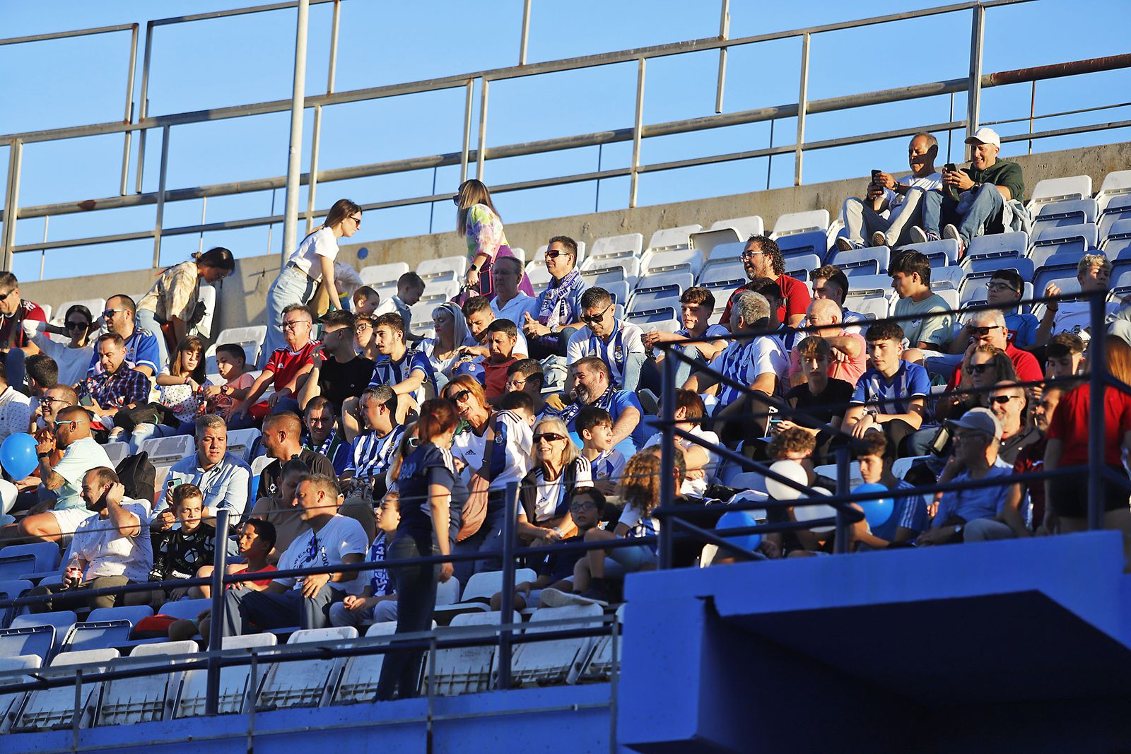 Imágenes del ambiente en el encuentro entre el Recreativo de Huelva y el CD Castellón