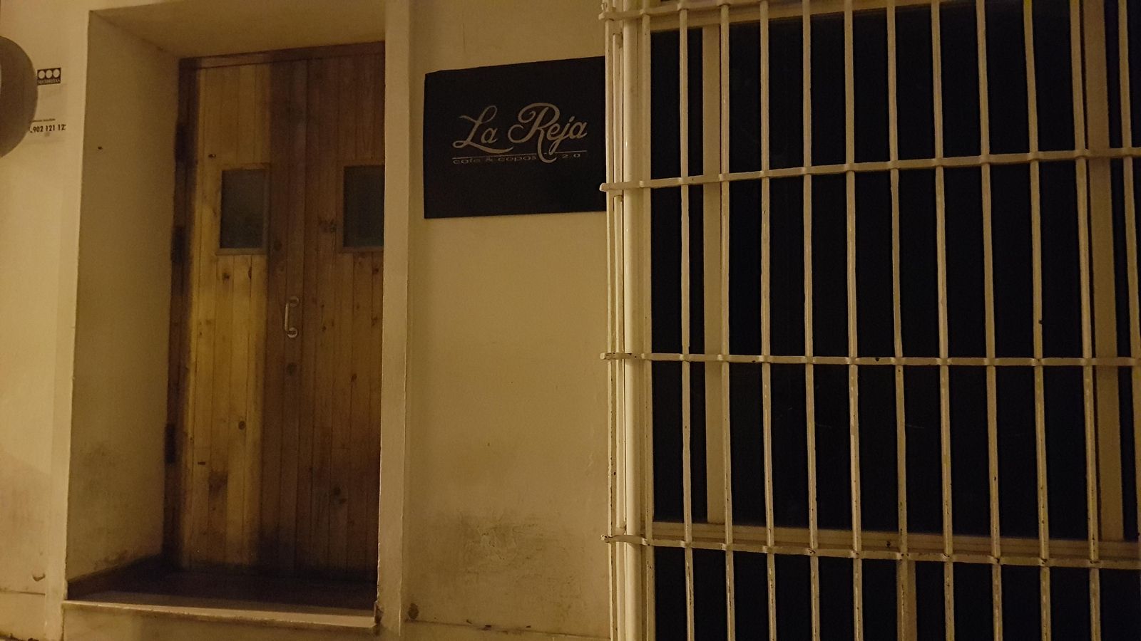 La discoteca La Reja, de la calle Dolores, cerrada desde principios de mes.