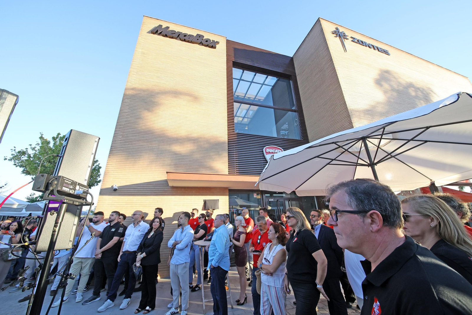 Concesionario Ducati y Alvaro Bautista 01.jpg