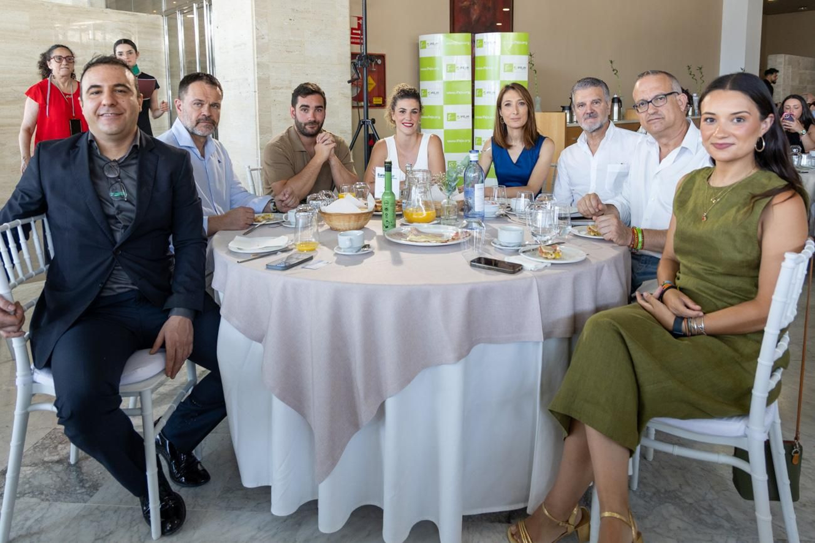 Desayuno, Coloquio "Redefiniendo el Rumbo: Jaén y su Nuevo Modelo de Ciudad"