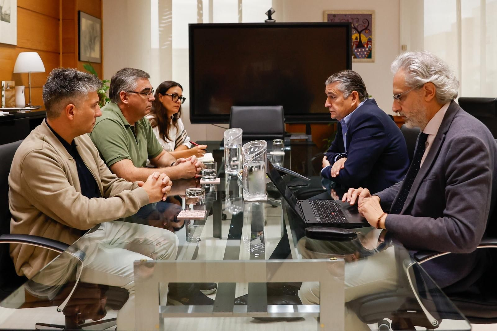Antonio Sanz durante su reunión con representantes del sindicato CCOO.