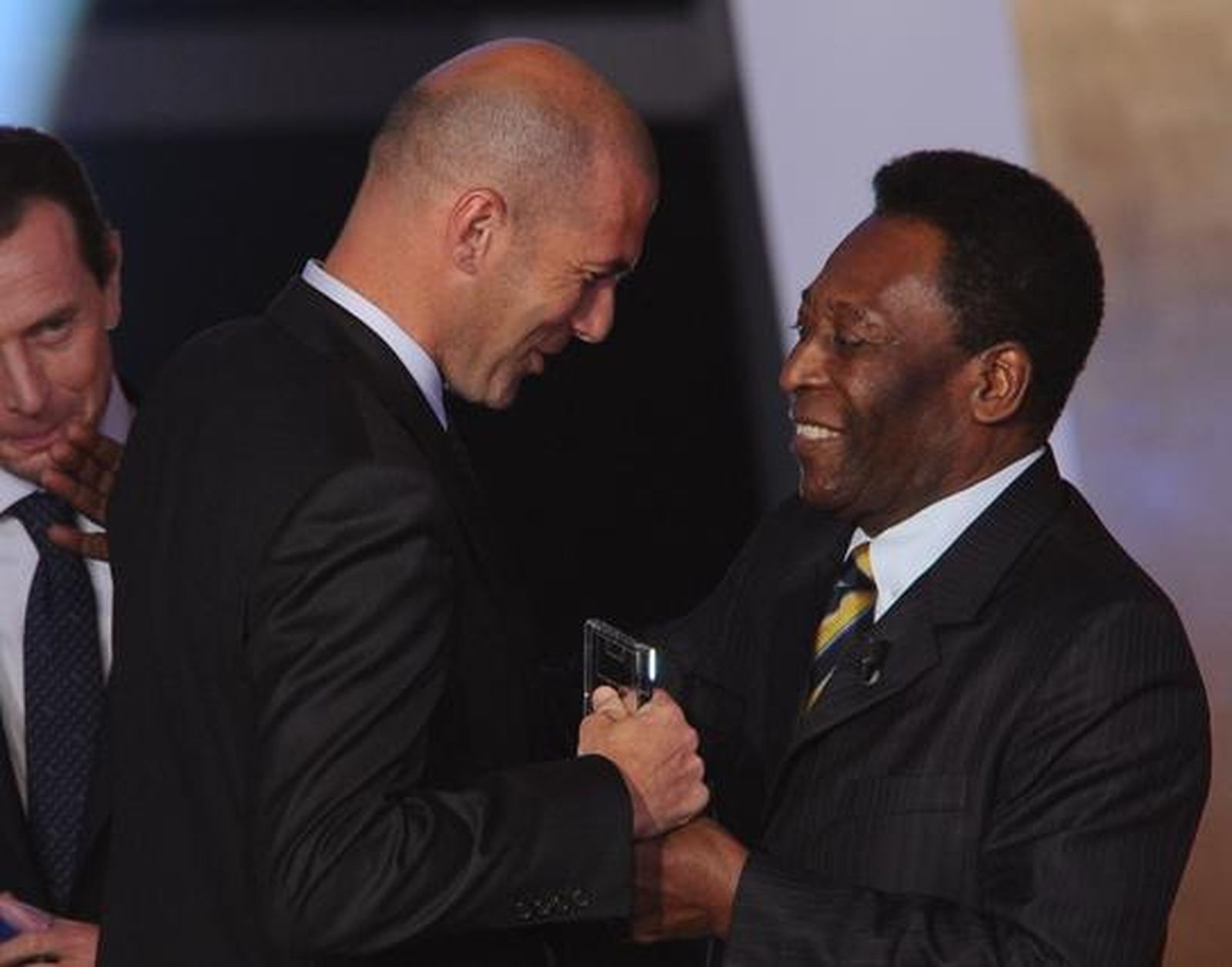 Lionel Messi logra su tercer Balón de Oro con 24 años. / AFP