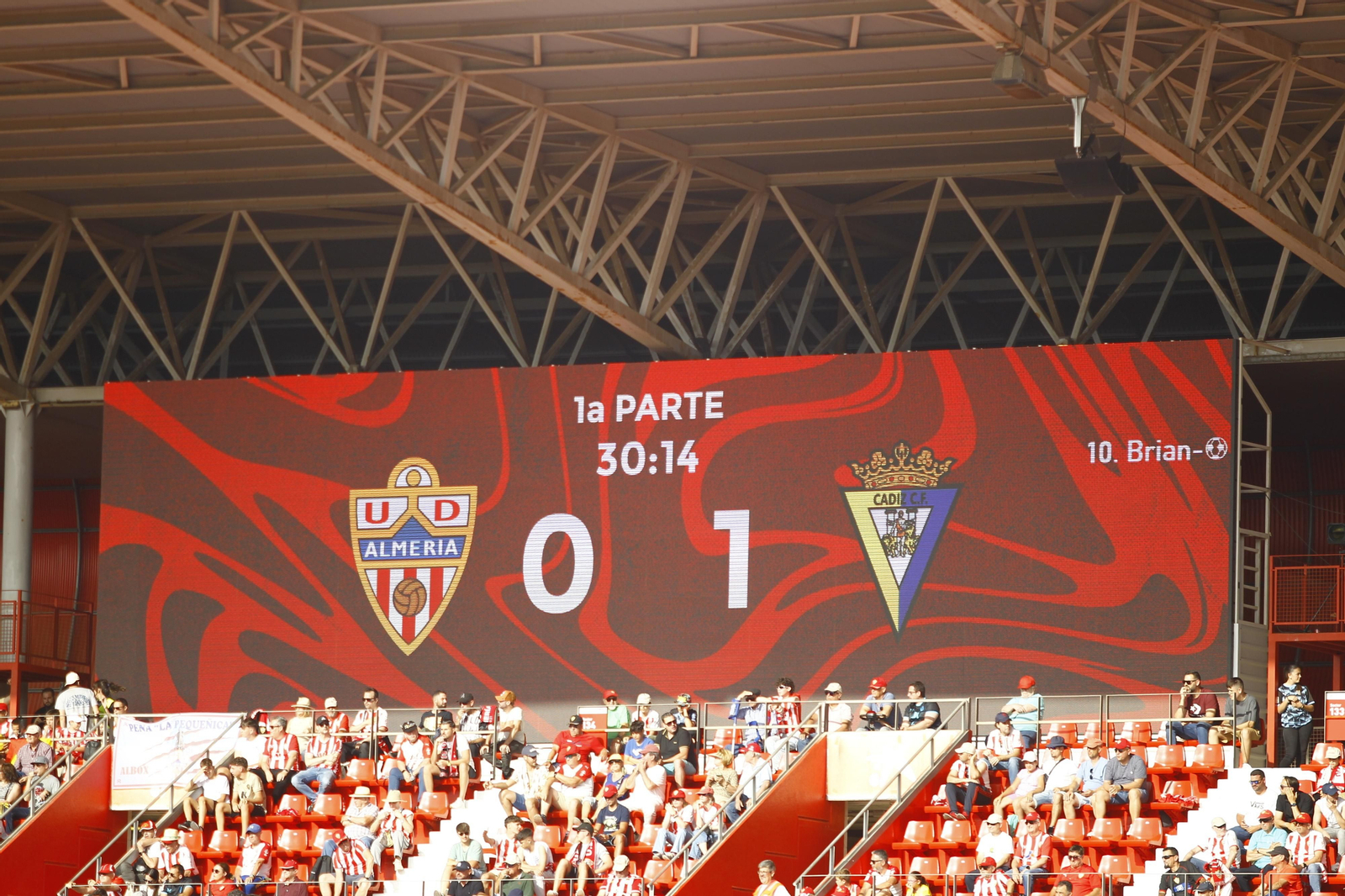 Imágenes de la gran victoria del Almería ante el Cádiz por 6 a 1