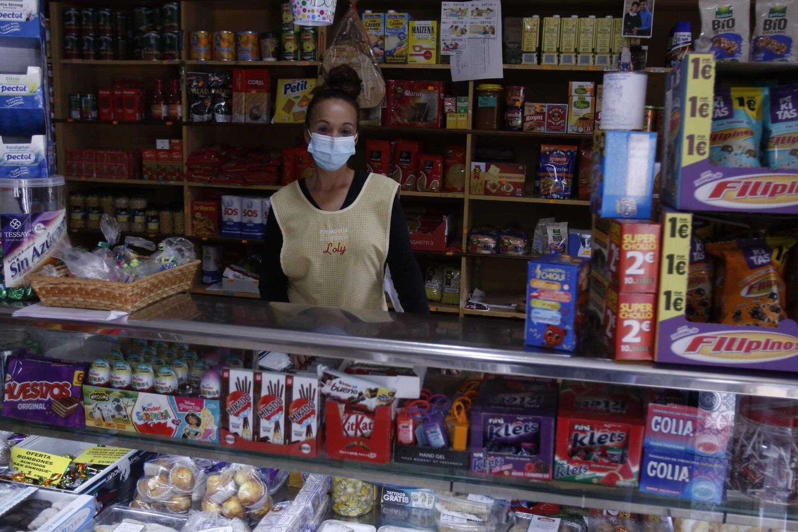 Carolina, la responsable de la panadería Loly, que ha sufrido el intento de atraco.
