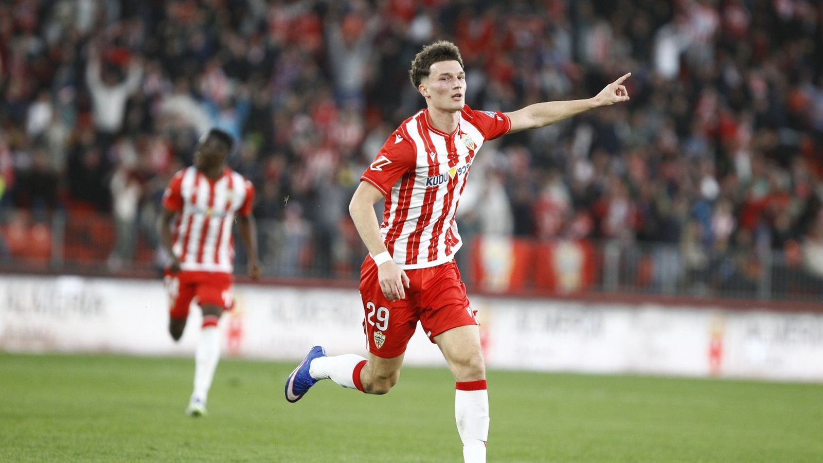 Stefan Dzodic celebra el tercer tanto del partido ante el Granada.