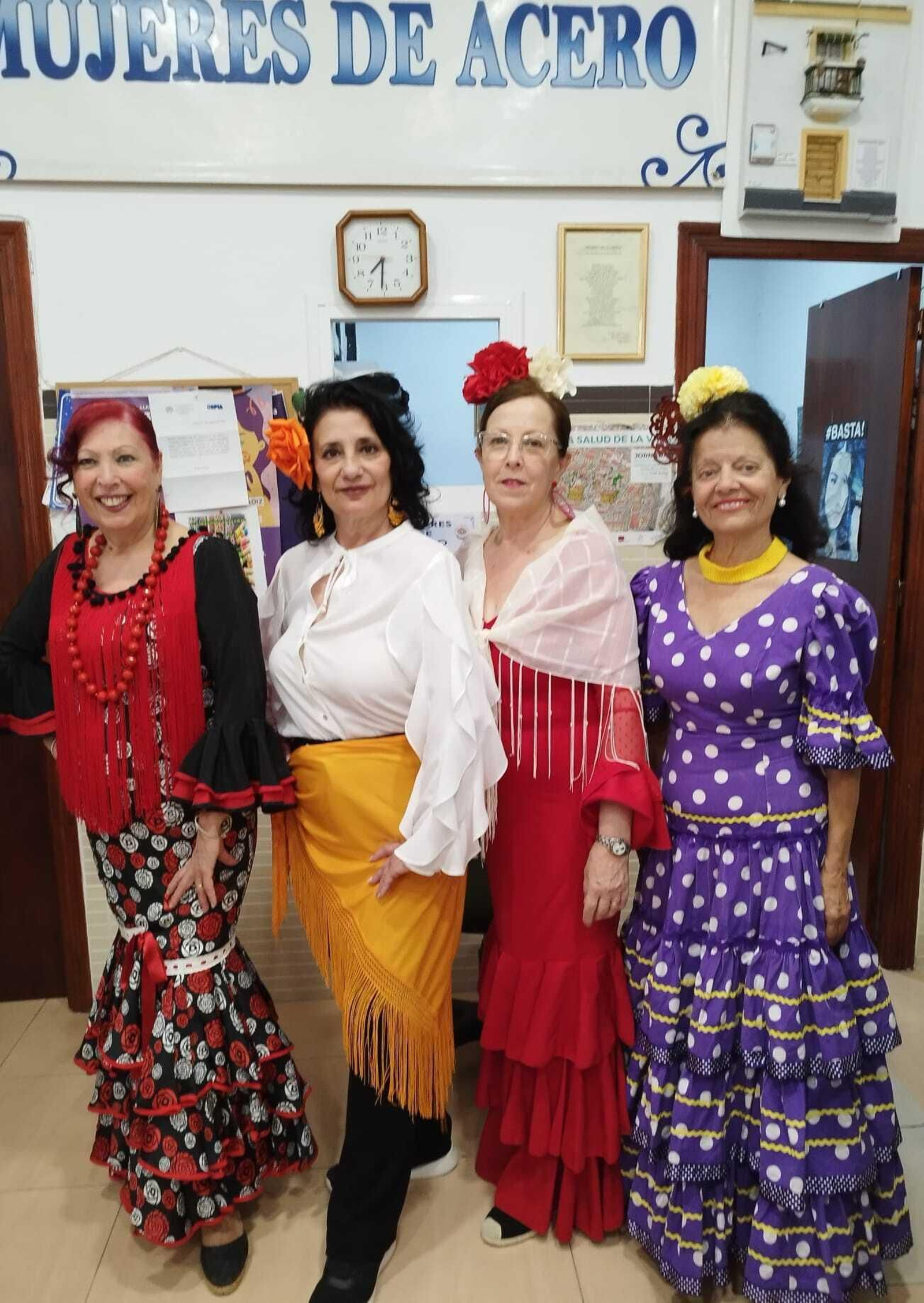 Algunas de las miembros de Mujeres de Acero.