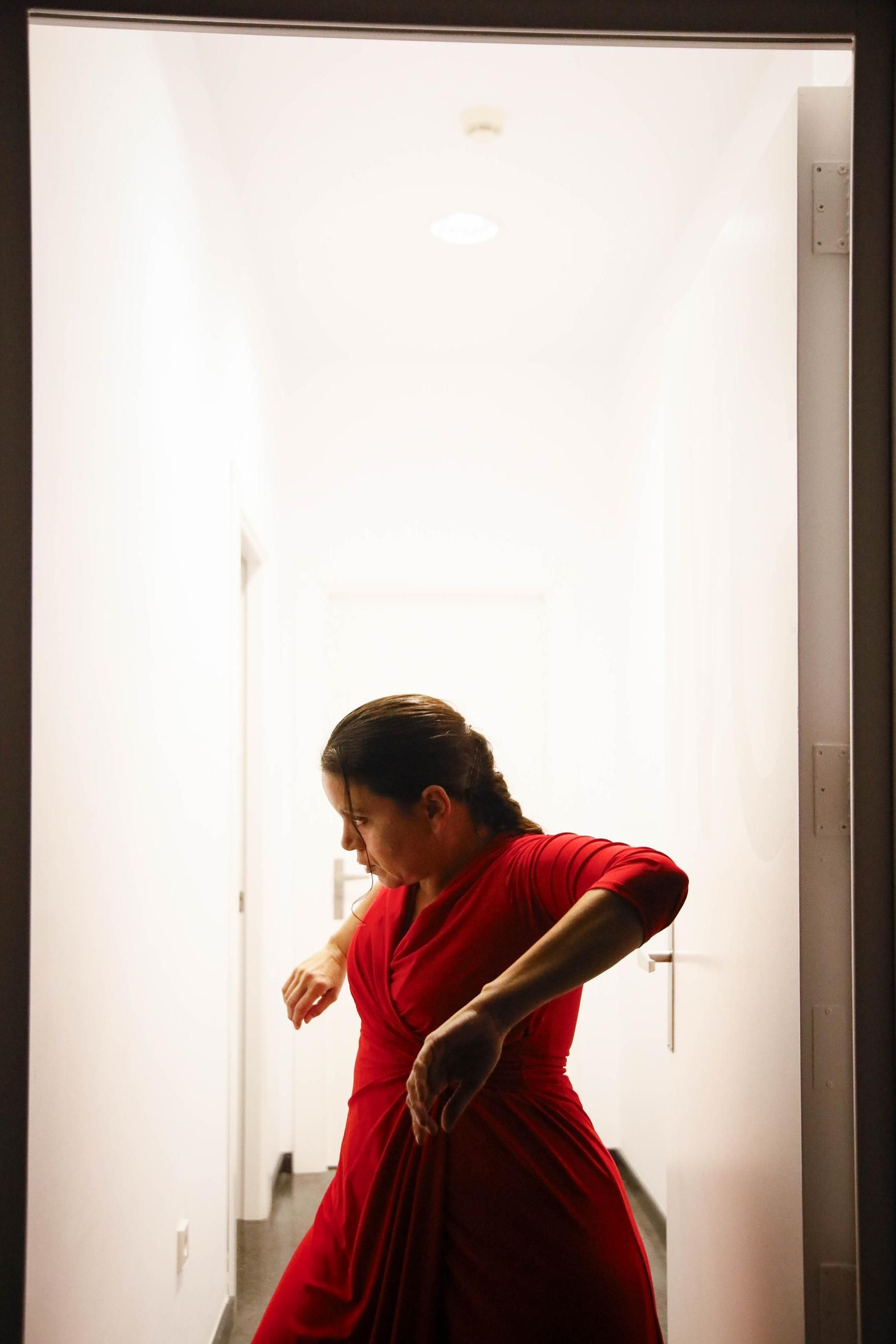 El Centro Andaluz de la Fotografía de Almería presenta el calendario 2025 con la actuación de la bailaora María Moreno, en imágenes