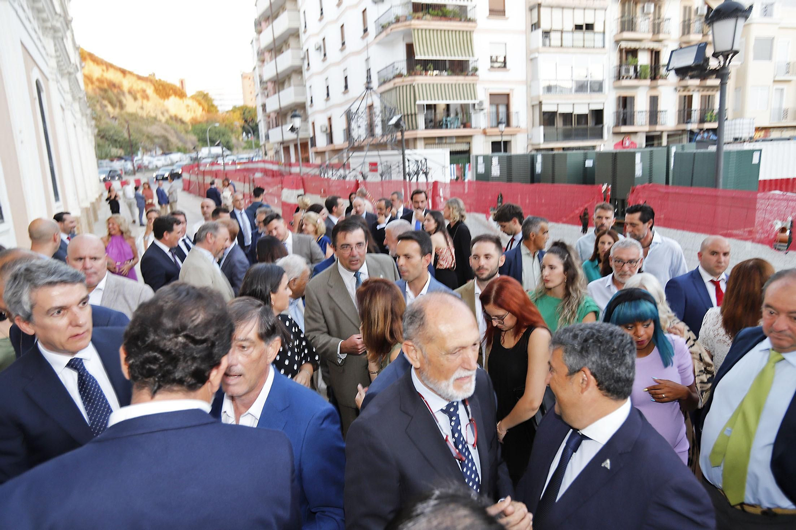 Imágenes de la recepción a los invitados a la gala de los Onubenses del Año