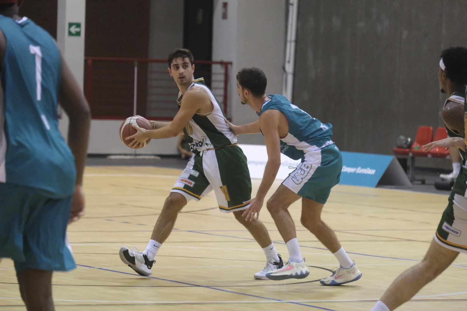 Las mejores imágenes del derbi entre UCB Camper Eurogaza y Coto Córdoba